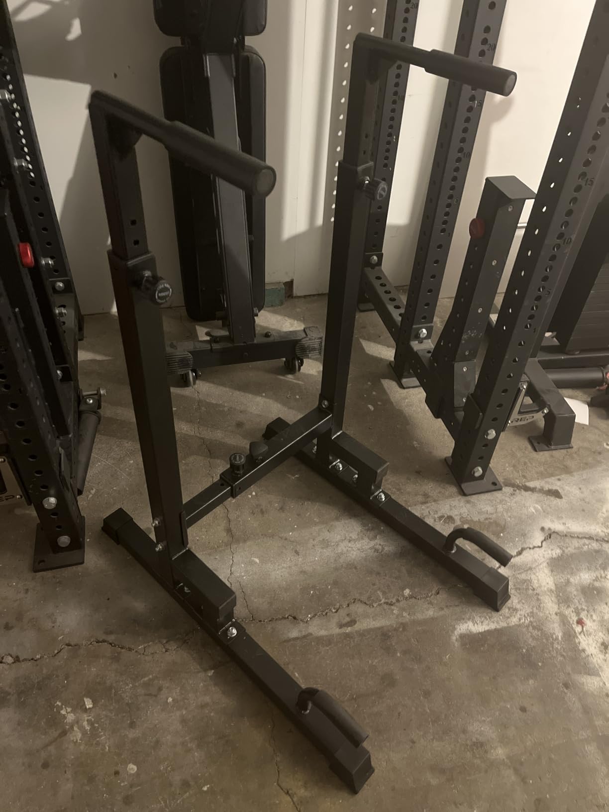 Yes4All Dip Stand 500 LBS Capacity, 80 Levels Adjustable Dip Bars, Dip Station Machine for Home Gym customer photo 1