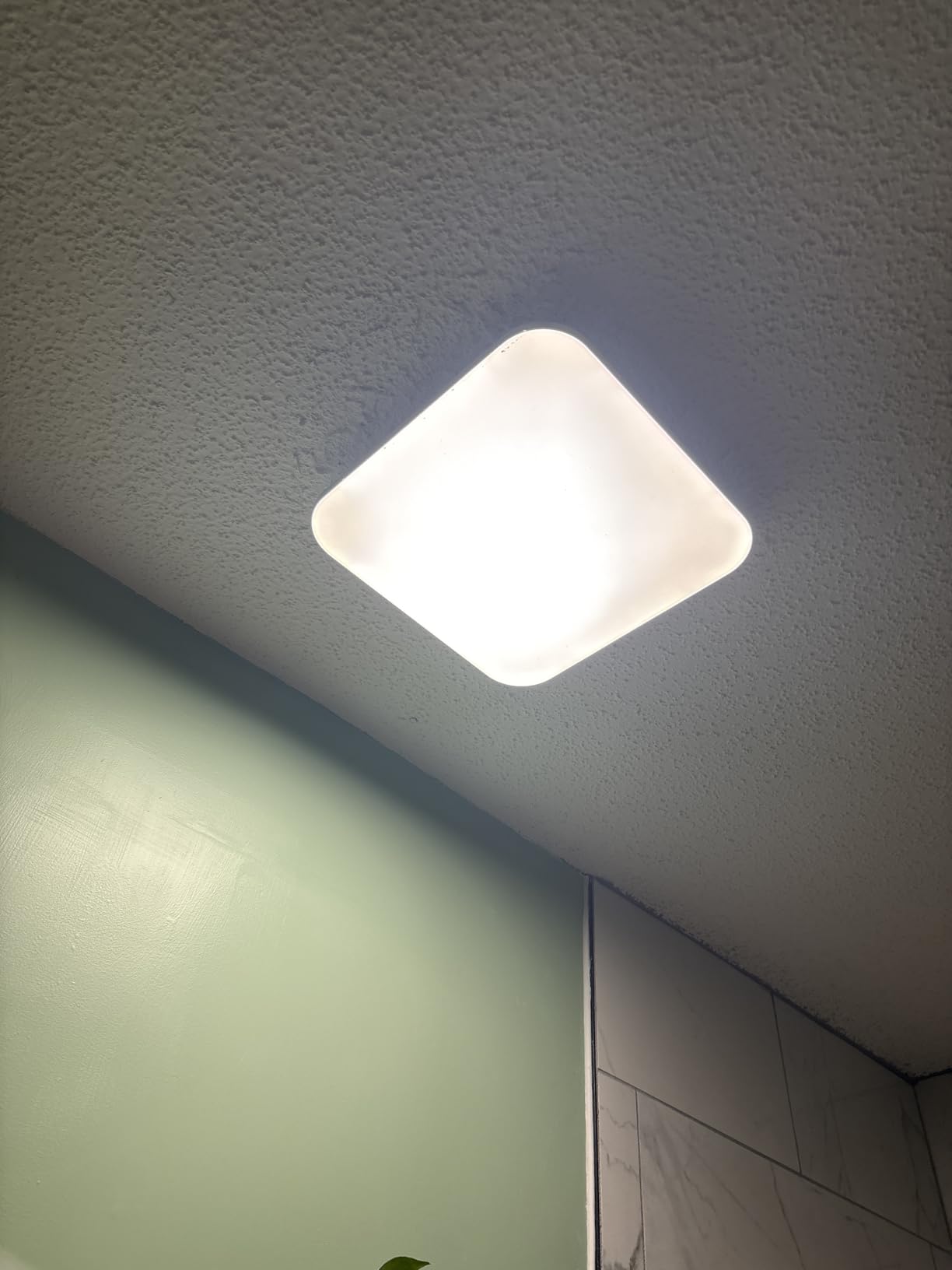 JOEAONZ Bathroom Exhaust Fan with Light 110 CFM Quiet with Color Change, 3000K/4000K/5500K 1000LM Household Ventilation Fan Light Combo, Energy Saving Ceiling Mount Bathroom Extractor, Memory Function customer photo 1