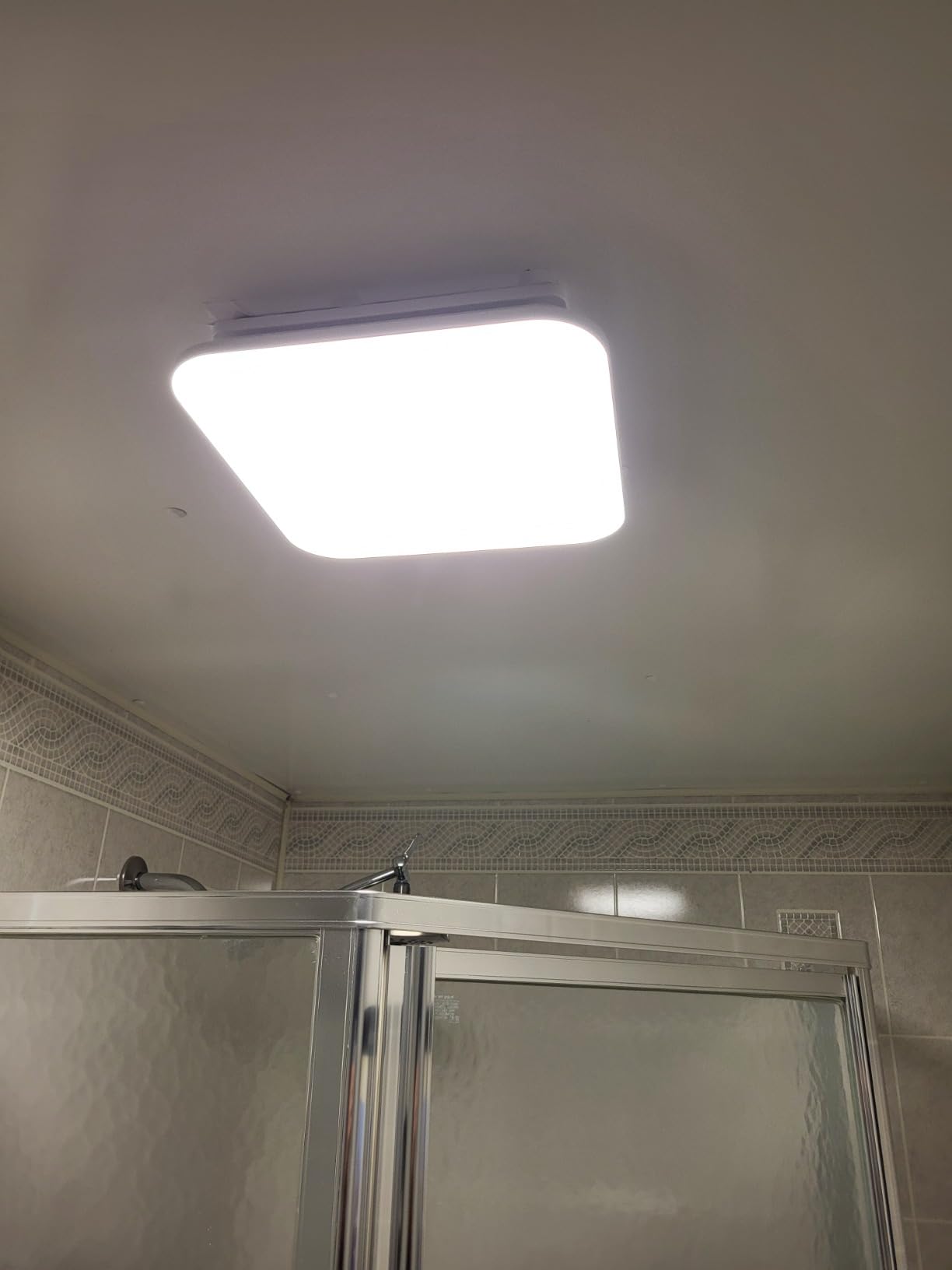 JOEAONZ Bathroom Exhaust Fan with Light 110 CFM Quiet with Color Change, 3000K/4000K/5500K 1000LM Household Ventilation Fan Light Combo, Energy Saving Ceiling Mount Bathroom Extractor, Memory Function customer photo 2