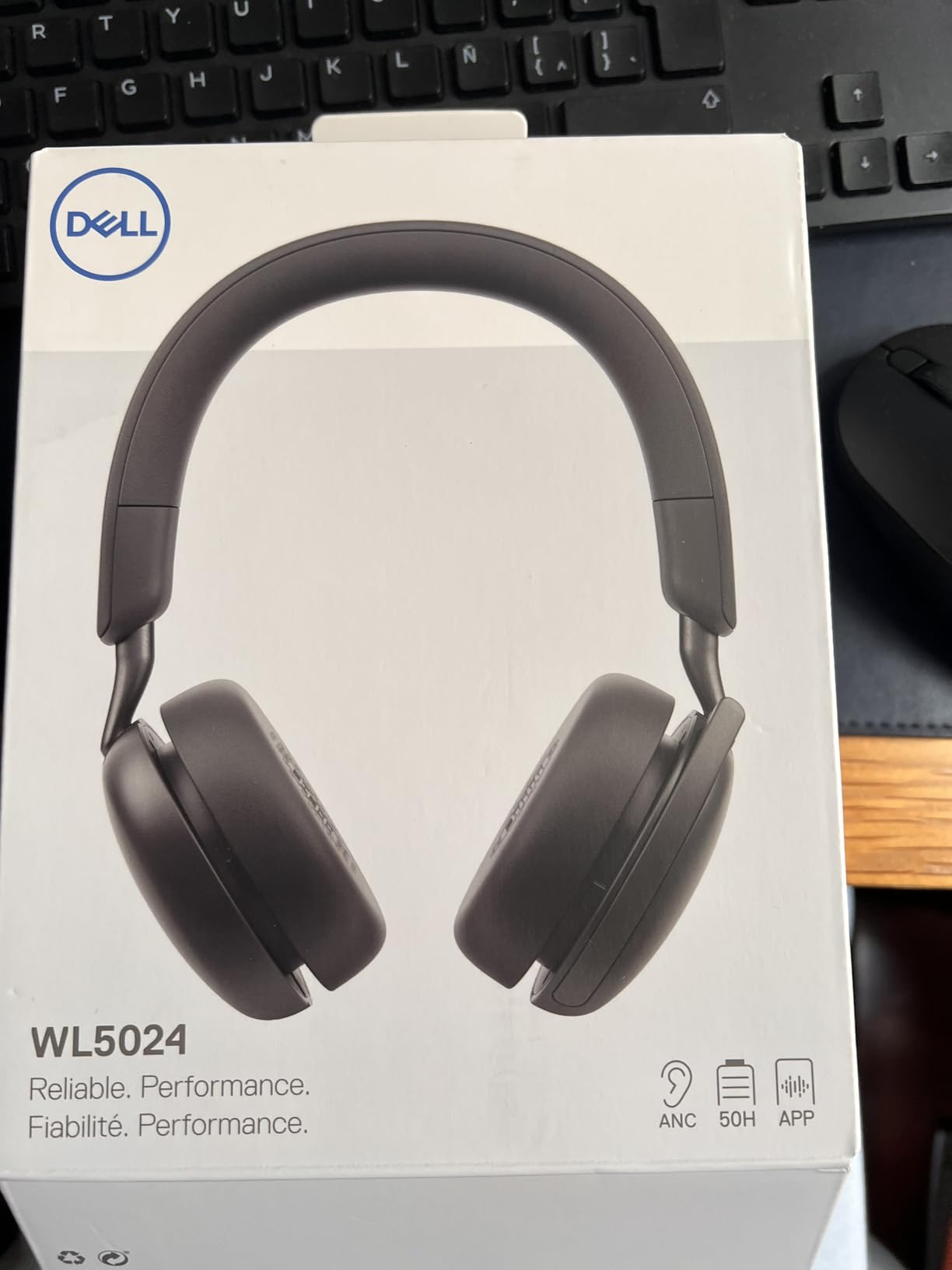 Dell WL5024 Pro Wireless ANC Headset - Hybrid Active Noise Cancellation, AI-Based Noise Cancellation Microphone, Leatherette Headband, Microsoft Teams/Zoom Certified - Black customer photo 1