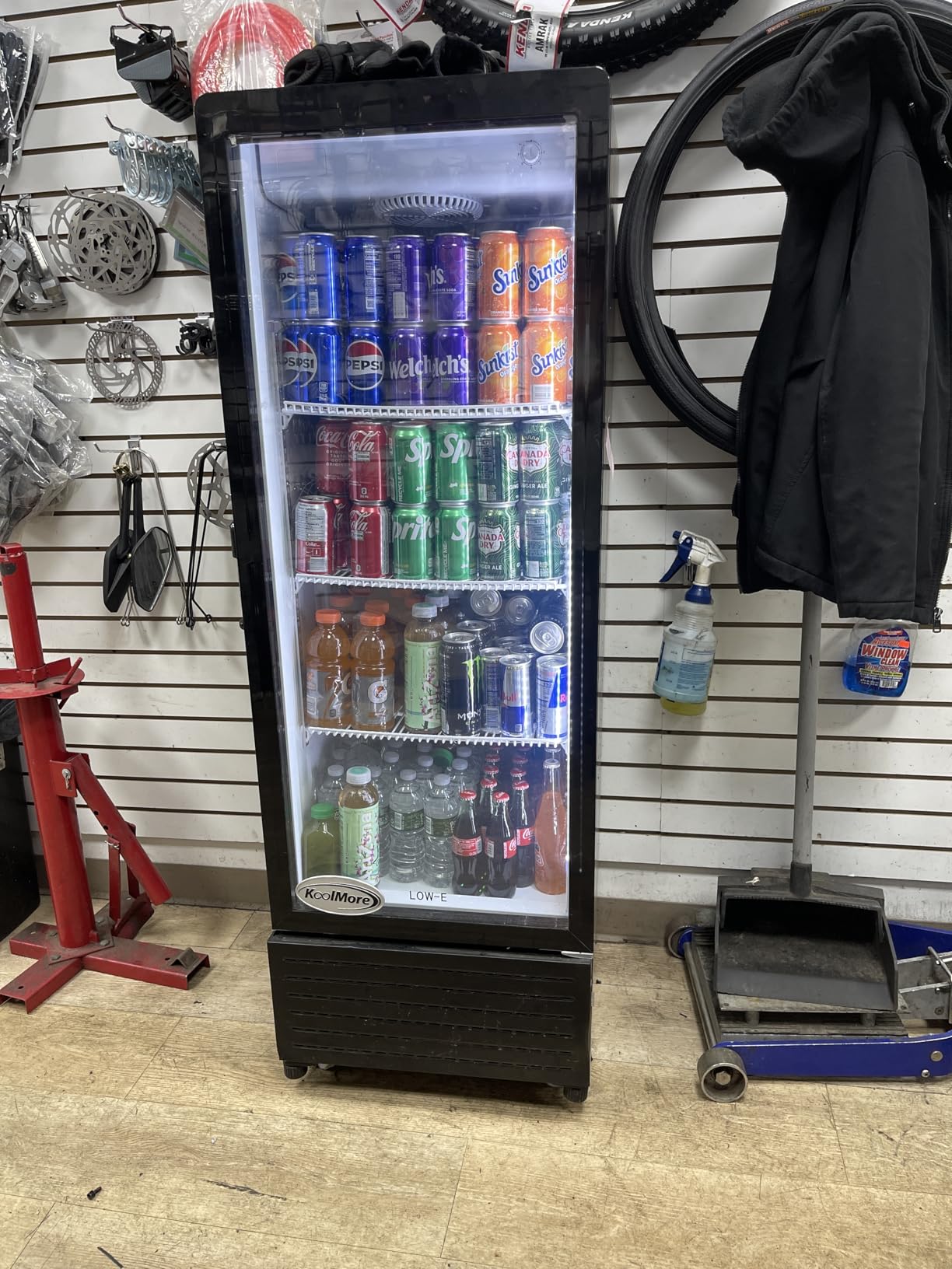 KoolMore 21 in. One Glass Door Commercial Display Merchandiser Refrigerator Cooler in Black, ETL Listed, 8 cu. ft. (KM-MDR-1GD-8C) customer photo 2