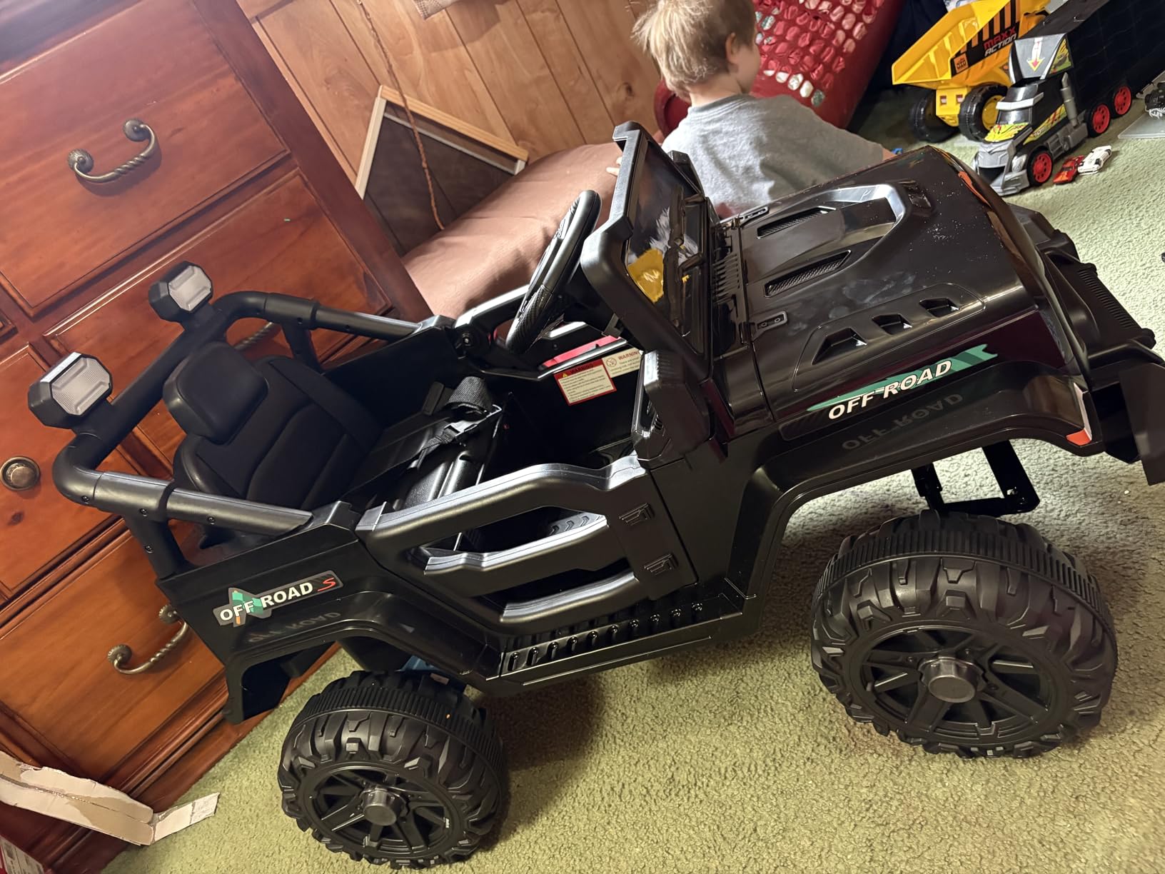 MINIATURE MOTORS 12V Kids Electric Ride on Truck Car Remote Control, Twin 35W Motors 3.5MPH Max Speed, Bluetooth Music Player, 4 Wheels Suspension LED Lights Safety Belt, Gift for Boys & Girls-Black customer photo 2