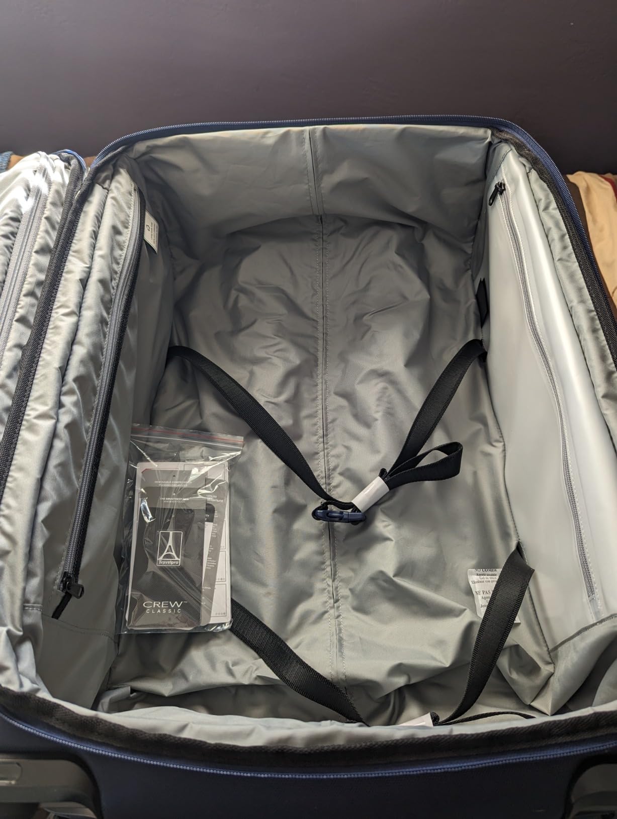 Travelpro Crew Classic Lightweight Softside Expandable Carry on Luggage, 8 Wheel Spinner Suitcase, Men and Women, Carry On 21-Inch, Black customer photo 2