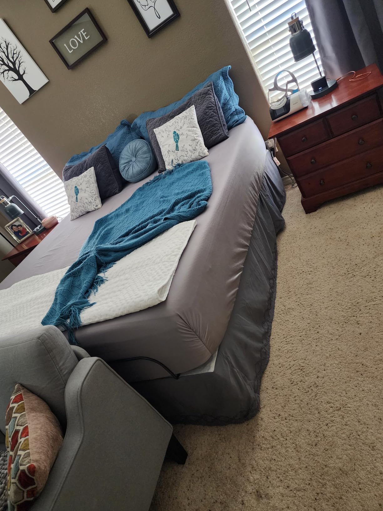 Sven & Son Classic Adjustable Bed Base, Head and Foot Lift, Massage, Under-Bed Lights, USB, Memory, Zero Gravity Smart Frame - Split King customer photo 1