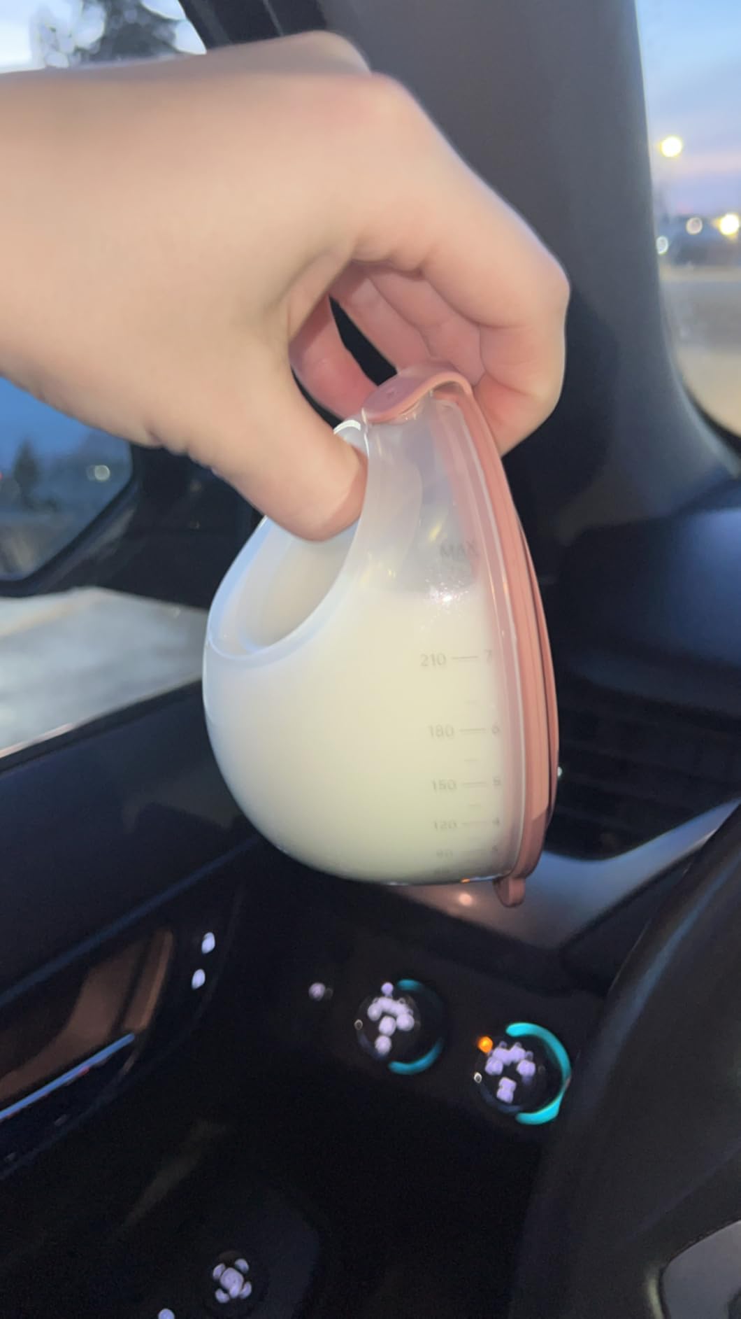 Momcozy V1 Pro Wearable Breast Pump, Hospital-Grade Pocket Primary Pump, Hands-Free Portable Pump with Lightweight Visible Cups for Real Milk Removal customer photo 2