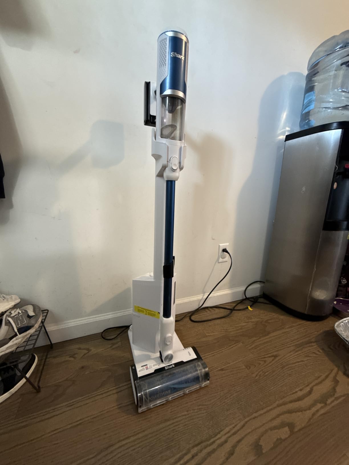 Shark Clean & Empty Cordless Stick Vacuum with Auto-Empty System, HEPA Filter, BU3523 customer photo 1