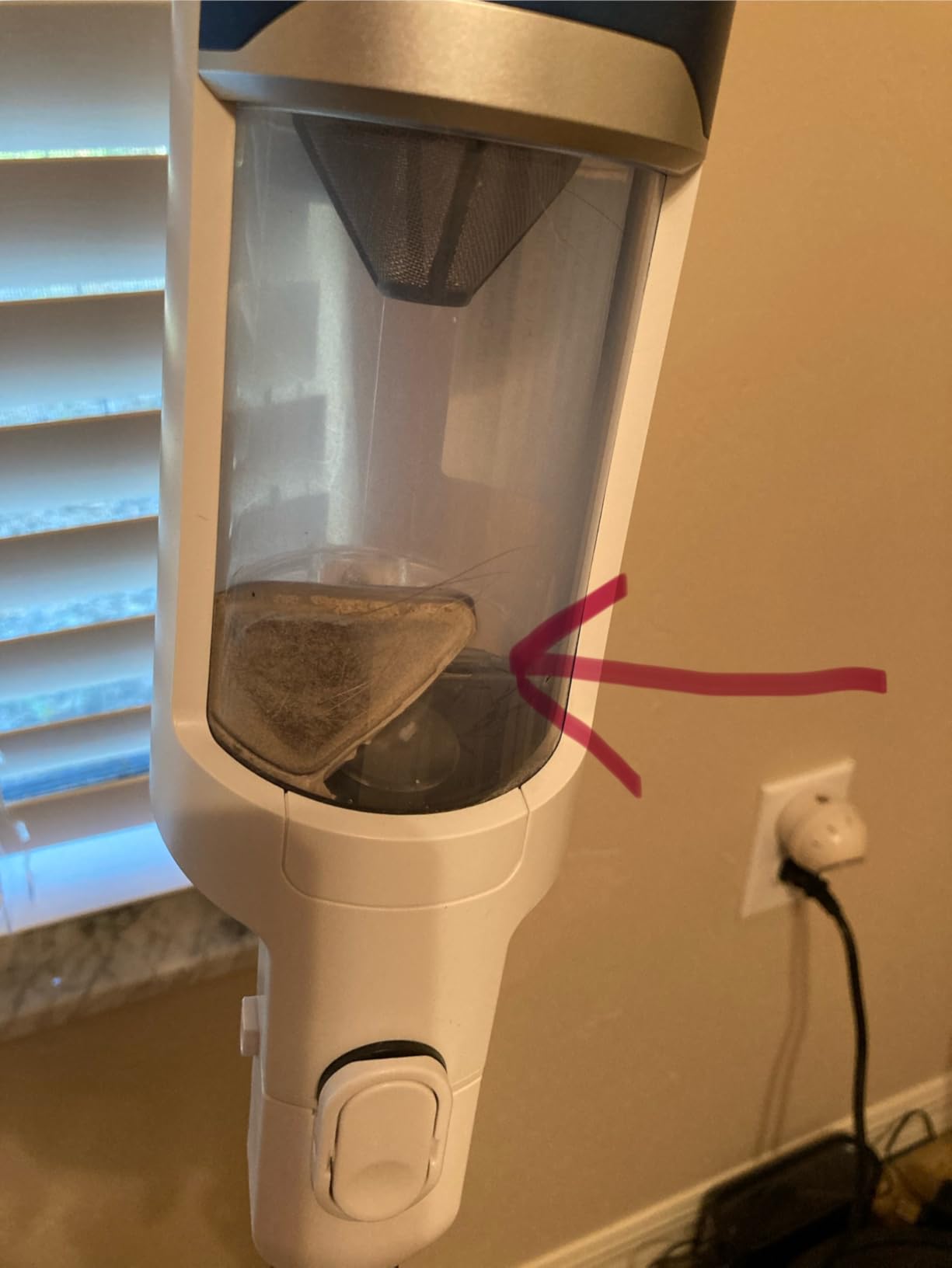 Shark Clean & Empty Cordless Stick Vacuum with Auto-Empty System, HEPA Filter, BU3523 customer photo 2