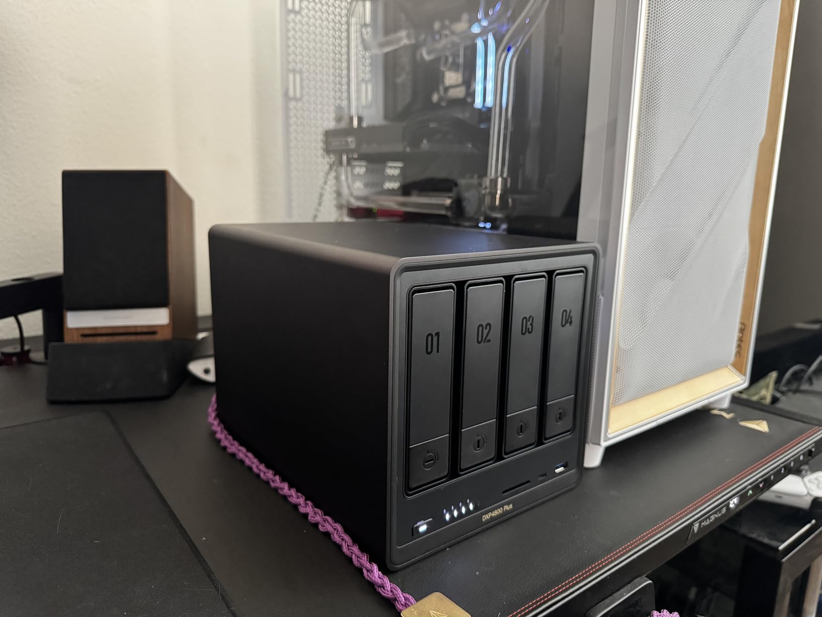 UGREEN NAS DXP4800 Plus 4-Bay Desktop NAS, Intel Pentium Gold 8505 5-Core CPU, 8GB DDR5 RAM, Built-in 128G SSD, 1 * 10GbE, 1 * 2.5GbE, 2 * M.2 NVMe Slots, 4K HDMI, Network Attached Storage customer photo 1
