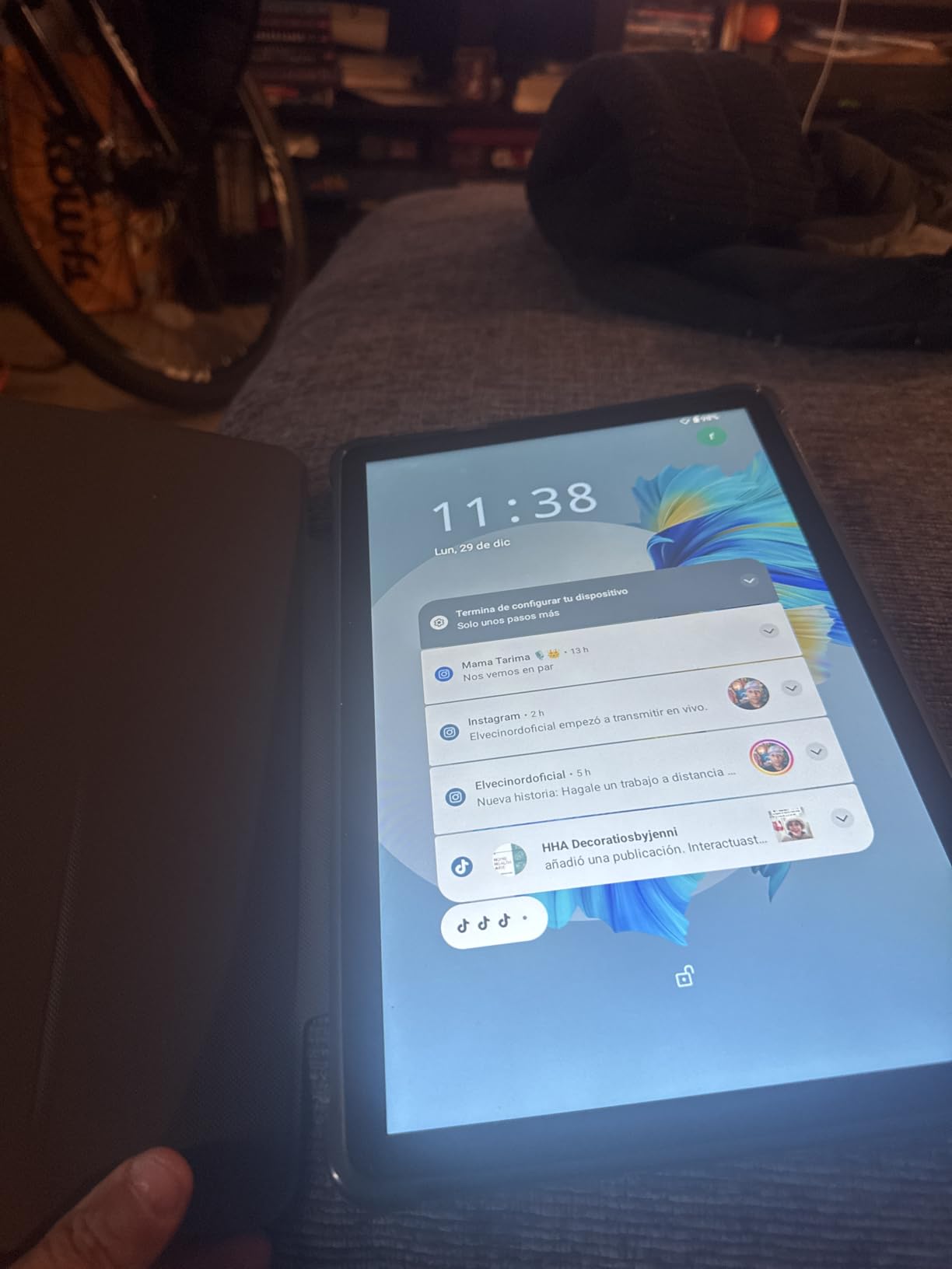 2026 Android 16 Tablet 11inch, Face Unlock, 18W Fast Charging, 32GB+128GB+1TB Expand, Octa-core CPU, 8000mAh Large Battery, WiFi6, Touchscreen Display, Widevine L1 Tableta, Black customer photo 2