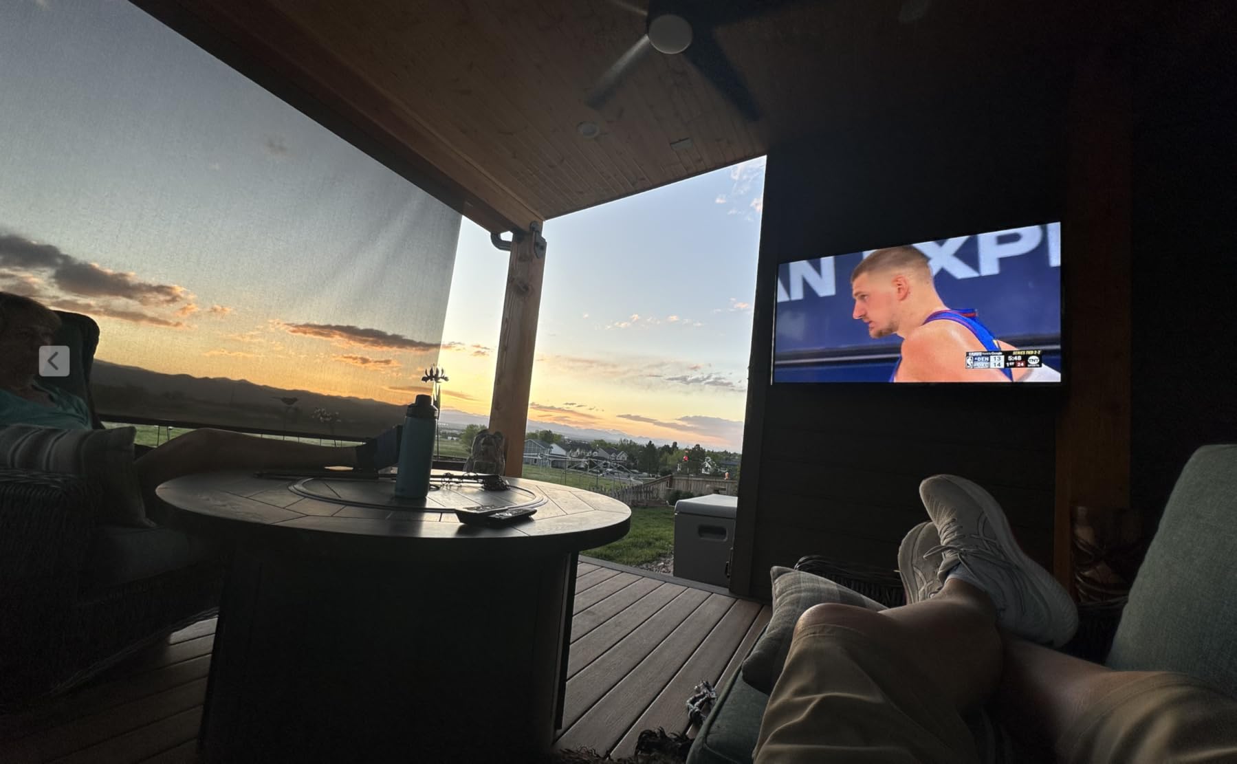 SYLVOX Outdoor TV, 55 inch 2000 Nit High Brightness Smart TVs, 4K Sunlight Readable Display, IP56 Waterproof, Smart TV for Outdoor Households or Commercial Places (Pool Pro 3.0) customer photo 1