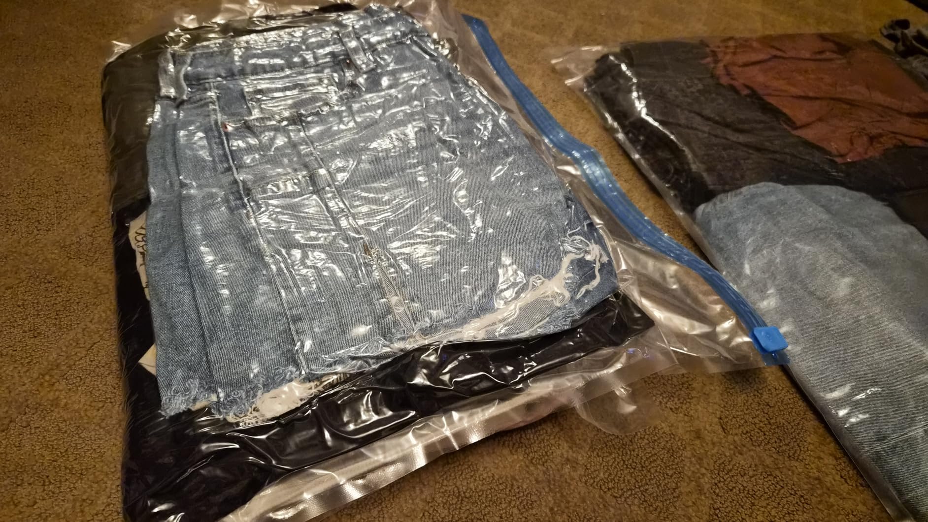 Vacuum Storage Bags with Hand Pump, Plastic Packaging Bags, 80% Space Saver Vacuum Seal Bags for Clothing, Travel Luggage, Blankets, Comforters, 20 Combo customer photo 2
