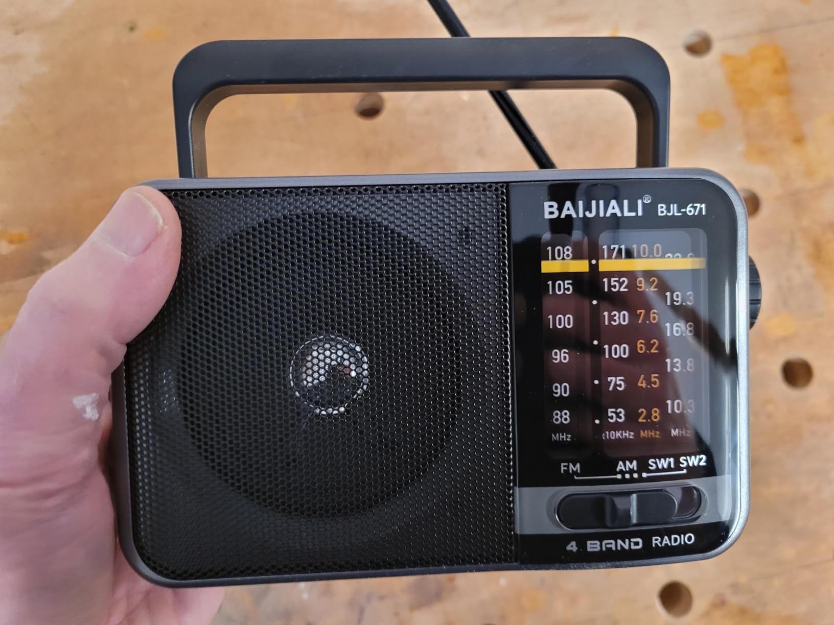 Portable AM/FM Transistor Radio with Loud Speaker, Battery or USB Powered - Compact Emergency Radio for Indoor, Outdoor, Travel & Storms (Model BJL-671) customer photo 1