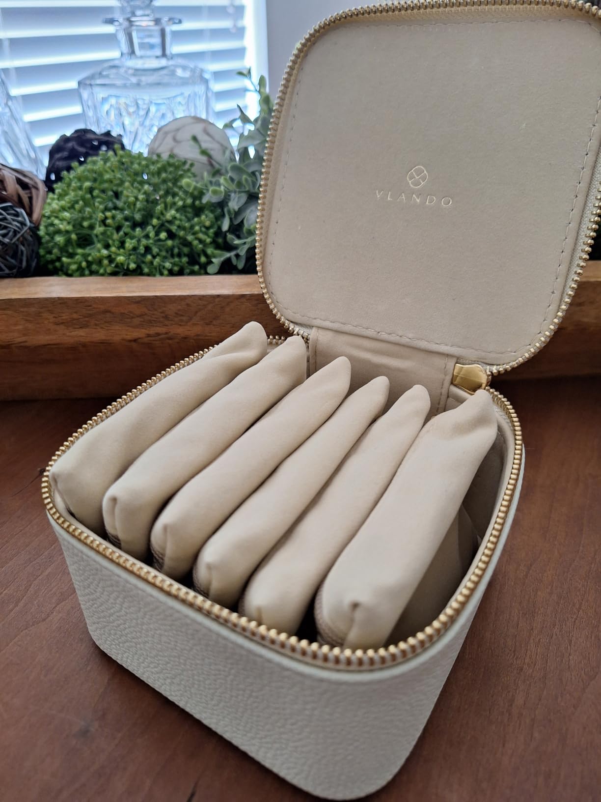 Vlando Jewelry Organizer with 12 Velvet Jewelry Bags Travel Jewelry Case for Girls Premium Petal Hardware Jewelry Box Necklace Rings Earrings Bags Birthday Christmas Gifts for Self-Mint Green customer photo 2
