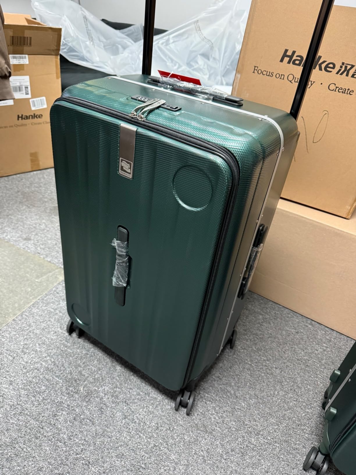 Hanke 20 Inch Expandable Carry on Luggage 22x14x9 Airline Approved Lightweight PC Hard Shell Suitcases with Wheels Travel Luggage Rolling Suitcase Travel Luggage Bag for Weekender (Ivory White) customer photo 1