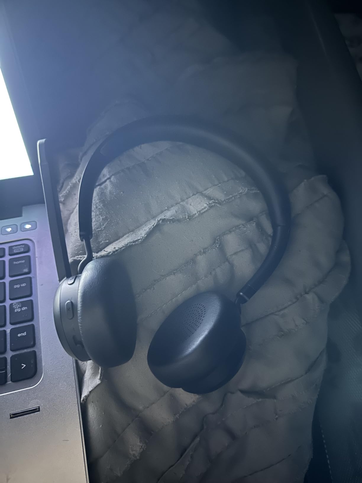 Lenovo Wireless VoIP Headset Teams Certified, Noise-Canceling Mic, Bluetooth 5.3 Multipoint, USB-A Receiver, 31-Hour Talk & 60-Hour Playback, Lightweight Over-Ear Design, Replaceable Earcups customer photo 1