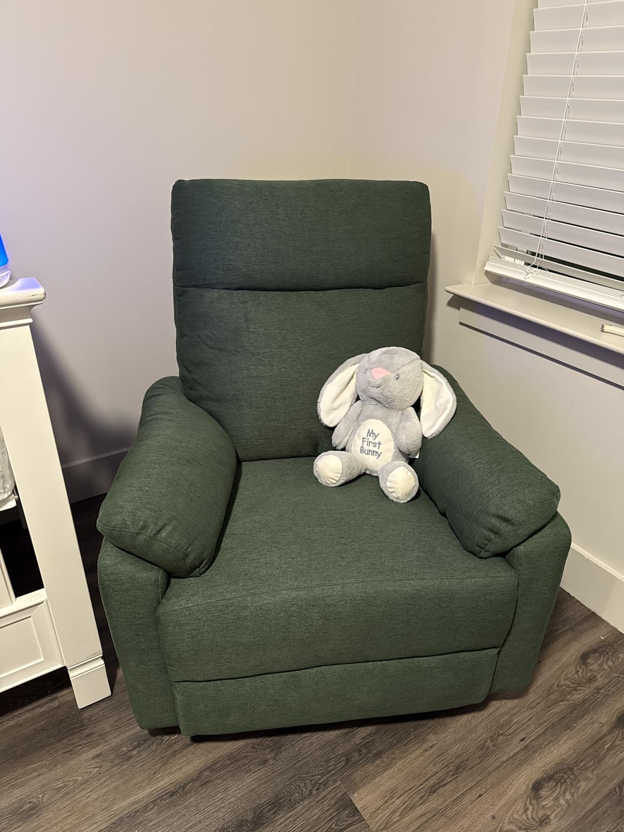 Davinci Suzy Power Recliner - Swivel Nursery Glider with USB Port - Electric Recliner Chairs for Adults - GREENGUARD Gold Certified - 270° Reclining Rocking Chair for Nursery & Living Room - Vanilla customer photo 2