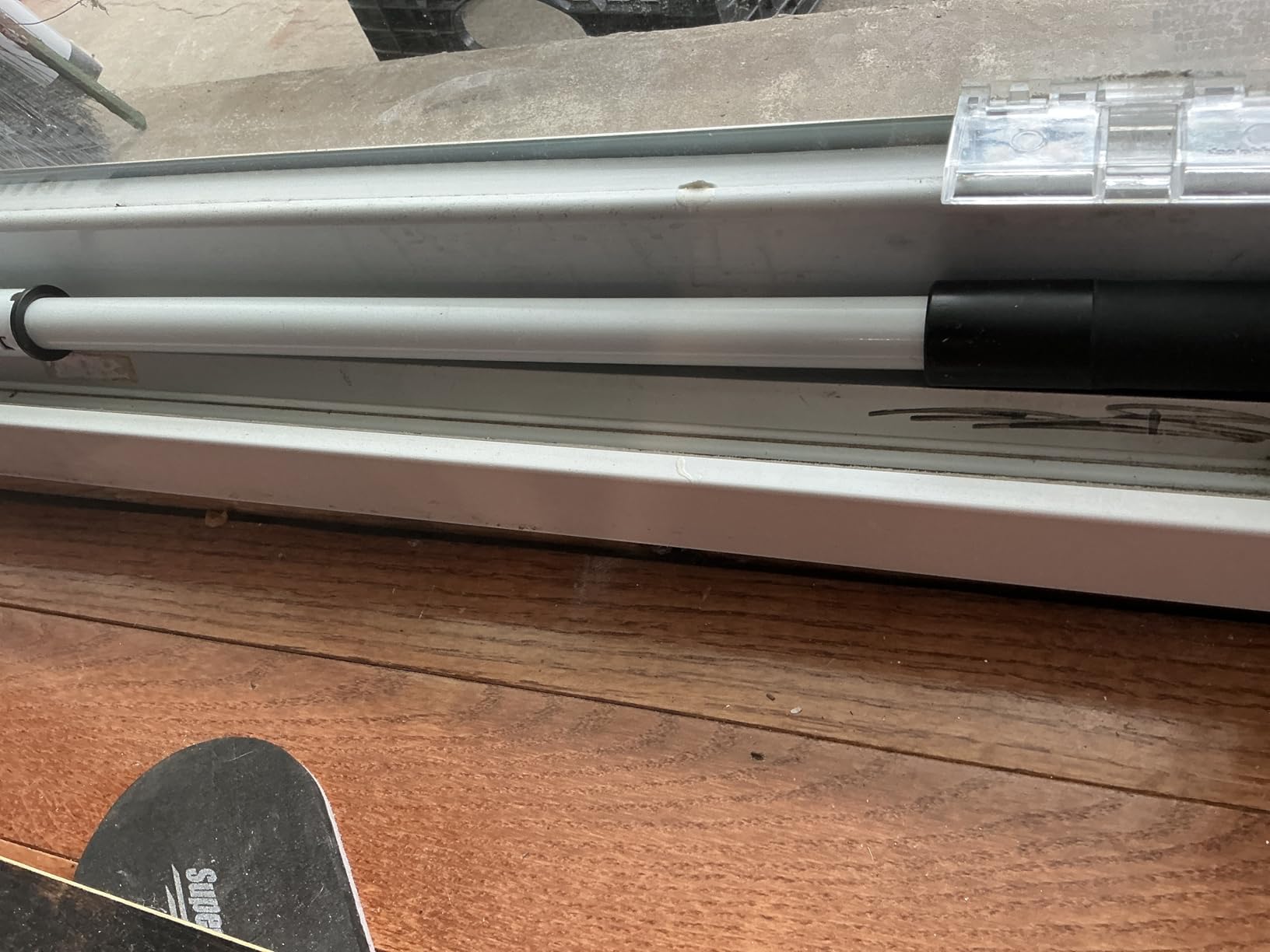AceMining Sliding Door Security Bar, Heavy Duty Sliding Patio Door Lock Bar, 20-50inch Adjustable Multi-use Window Security Bars, Sliding Door Stopper, White, 1 Pack customer photo 1