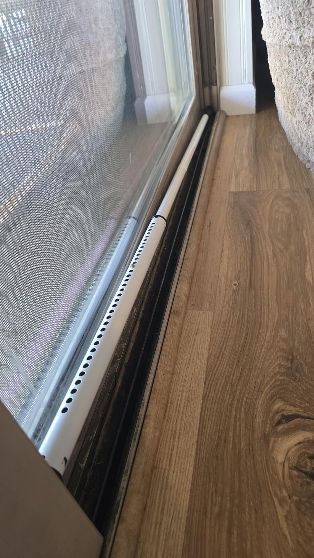 AceMining Sliding Door Security Bar, Heavy Duty Sliding Patio Door Lock Bar, 20-50inch Adjustable Multi-use Window Security Bars, Sliding Door Stopper, White, 1 Pack customer photo 2