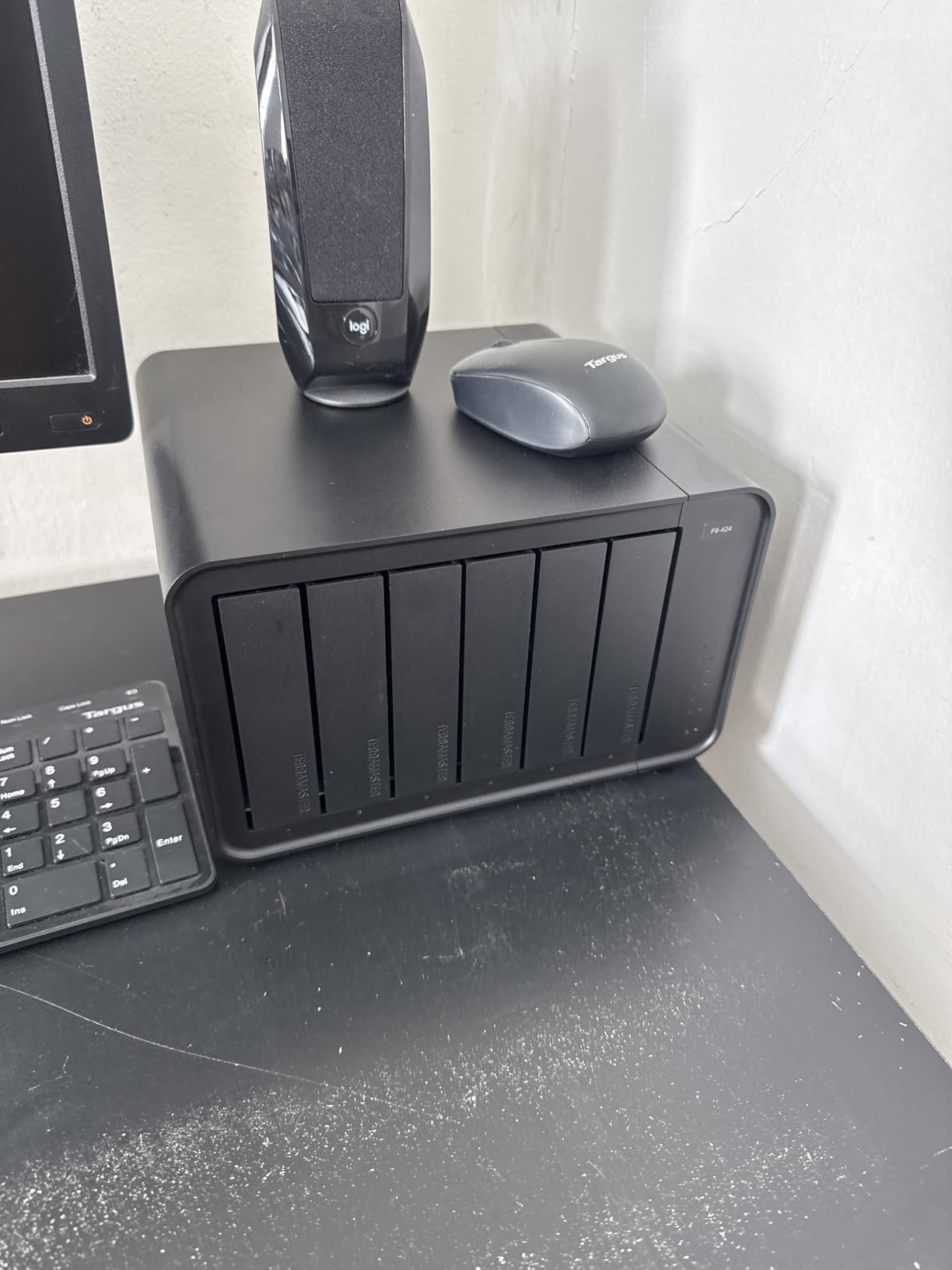 TERRAMASTER F6-424 NAS Storage 6Bay - N95 Quad-Core CPU, 8GB DDR5 RAM, Dual 2.5GbE Ports, Network Attached Storage with High Performance customer photo 1
