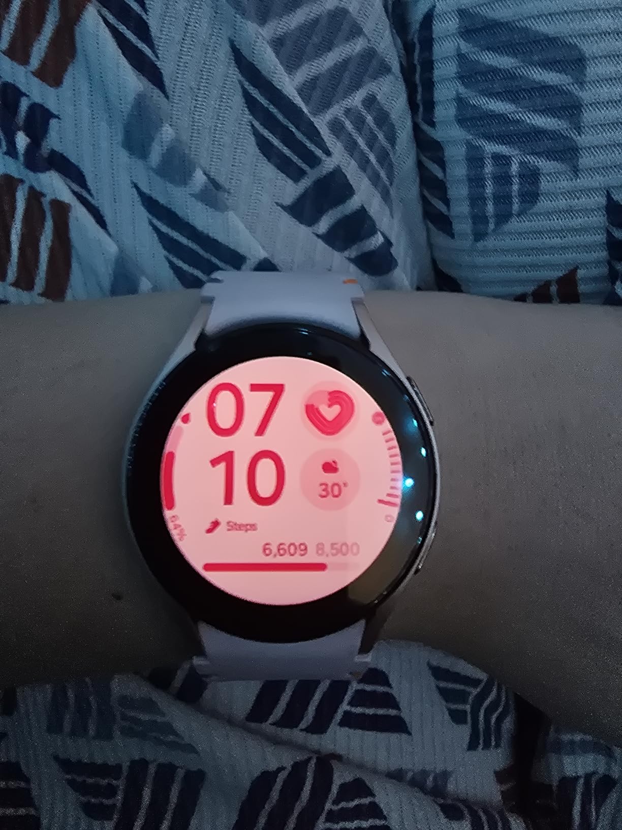 SAMSUNG Galaxy Watch FE 40mm LTE AI Smartwatch w/Fitness Tracking, BIA Sensor, Personalized HR Zones, Heart Rate Tracker, Sleep Monitor, 2024, Black customer photo 1