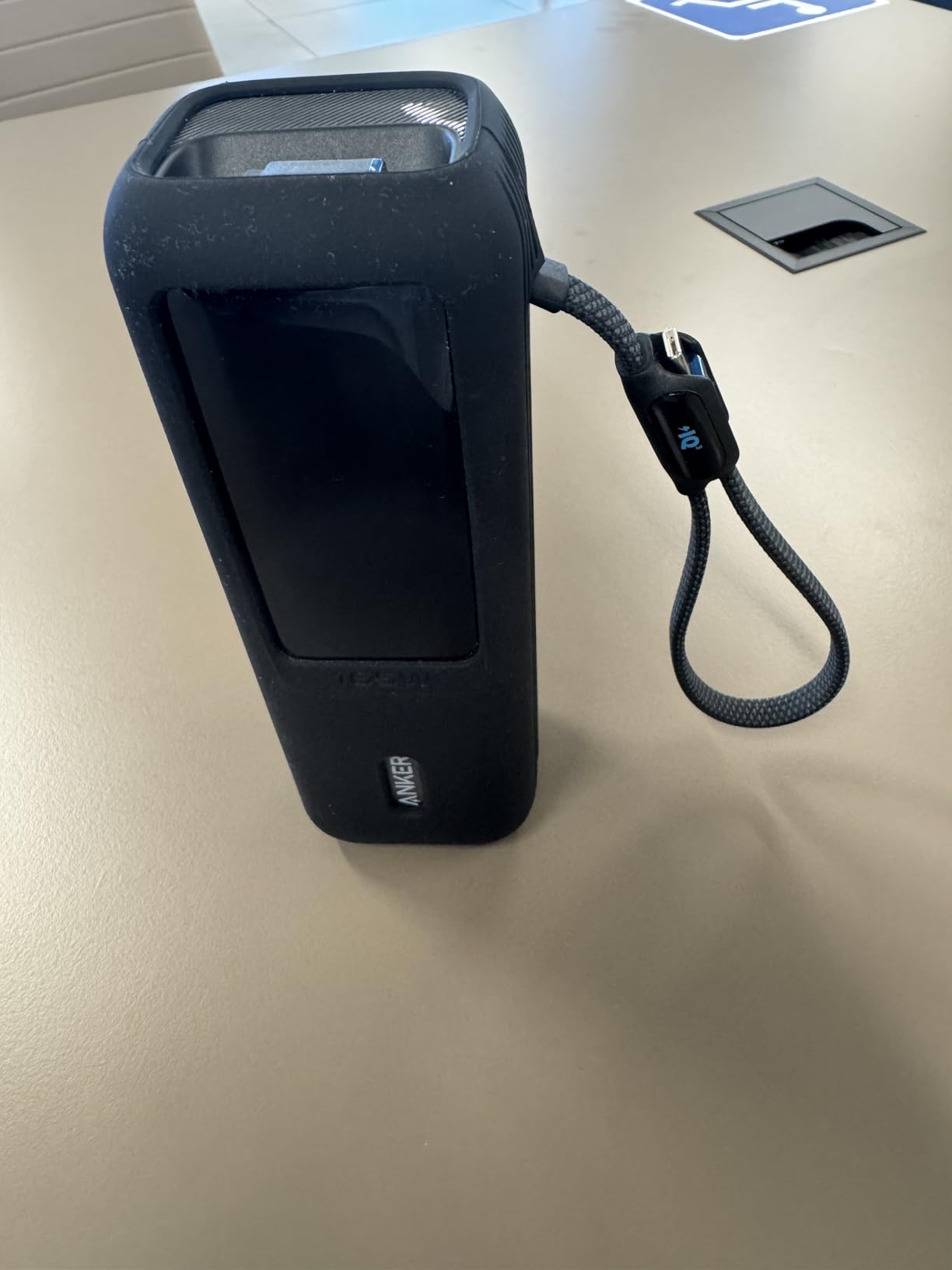Anker Laptop Power Bank, 25,000mAh Portable Charger with Triple 100W USB-C Ports, Built-in Retractable Cables, Flight-Approved for Travel, iPhone 17/16 Series, MacBook, Samsung, and More customer photo 1