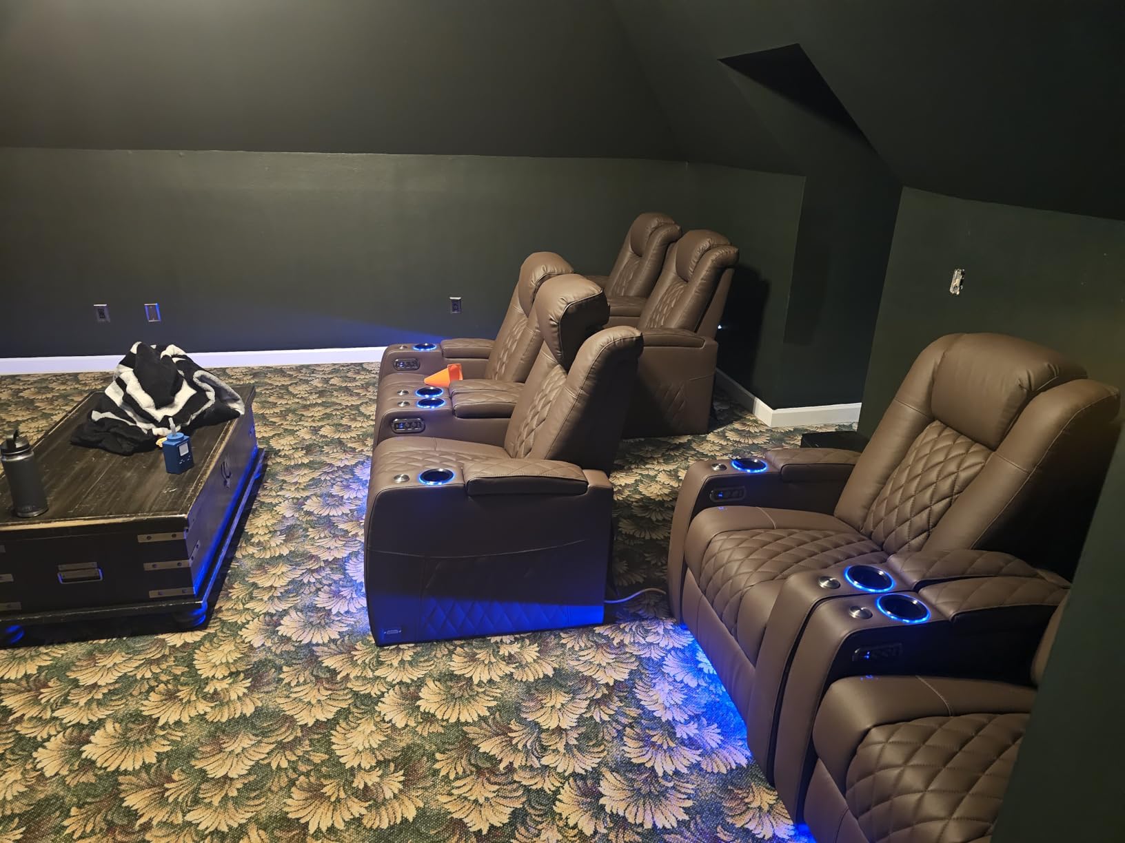comfiroom Top Grain Leather Home Theater Seating, Classic Series Game Seats Movie Recliner Theater Chairs Recliner Sofa with Type-C Charger Bedroom Sofa Chair for Living Room (Brown, Row of 1) customer photo 1