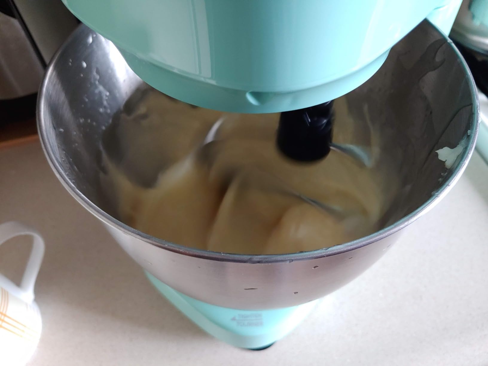 Dash 3.5QT Tilt-Head Stand Mixer - Electric Stand Mixer with Stainless Steel Bowl and Splash Guard For Baking - Cream, 3.5-Quart customer photo 1