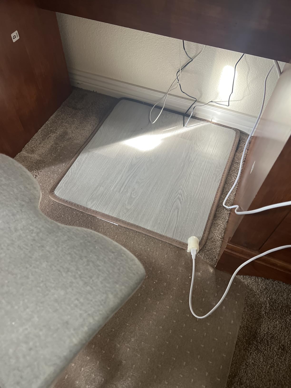 Heated Floor Mat - Foot Warmer Under Desk, 15.7x19.7in Heated Feet Rest for Home Office Desk, Winter 110V Electric Heating Pad with 3 Timers & 10 Adjustable Temperature customer photo 1