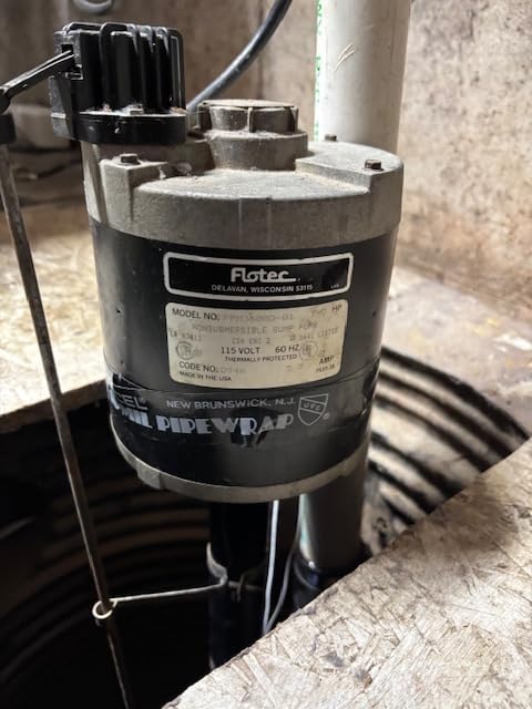 VEVOR 2500W Sump Pump Battery Backup with LCD - Automatically Shifts to Inverter Power customer photo 1