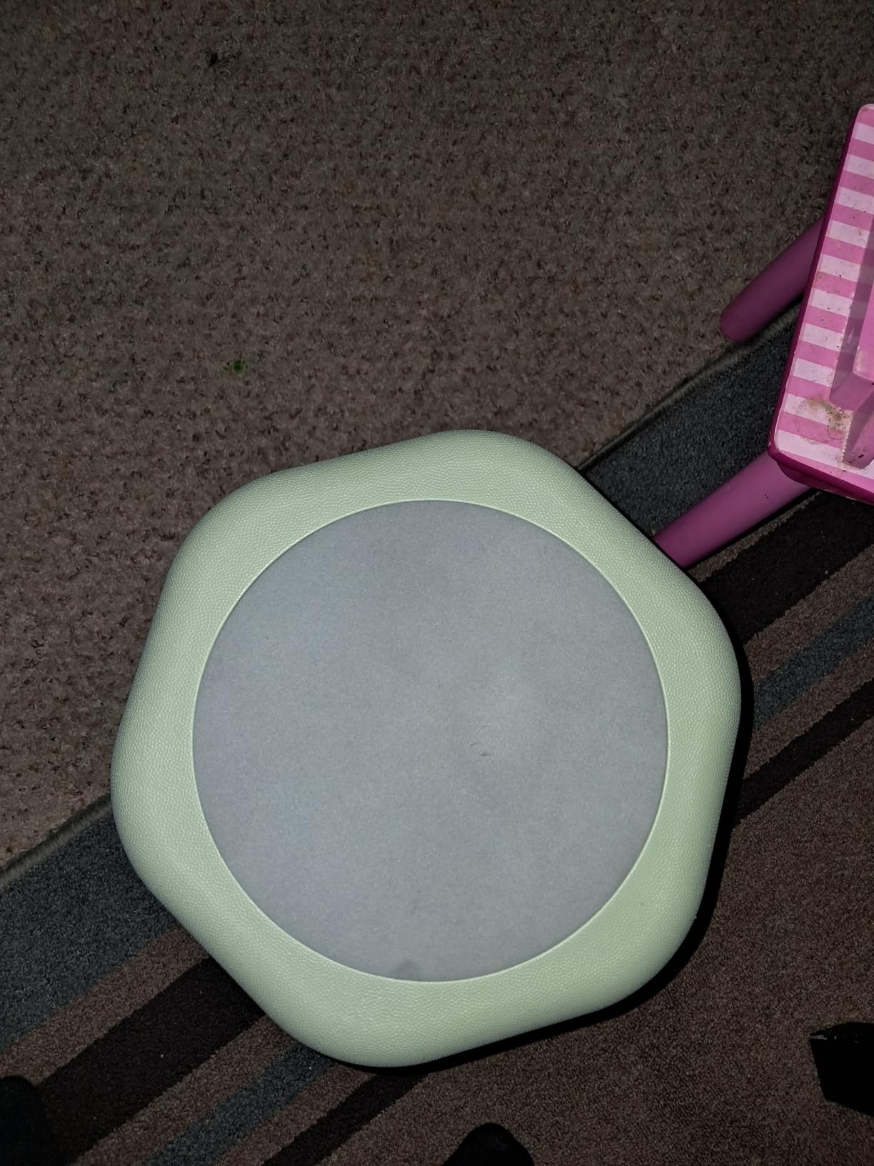 VEVOR Kids Wobble Chair Active Chair with Sponge Cushion, Wobble Stool Improves Focus, Posture and Calm Children, Ideal for Schools and Preschools, Age 3-7, Green customer photo 1