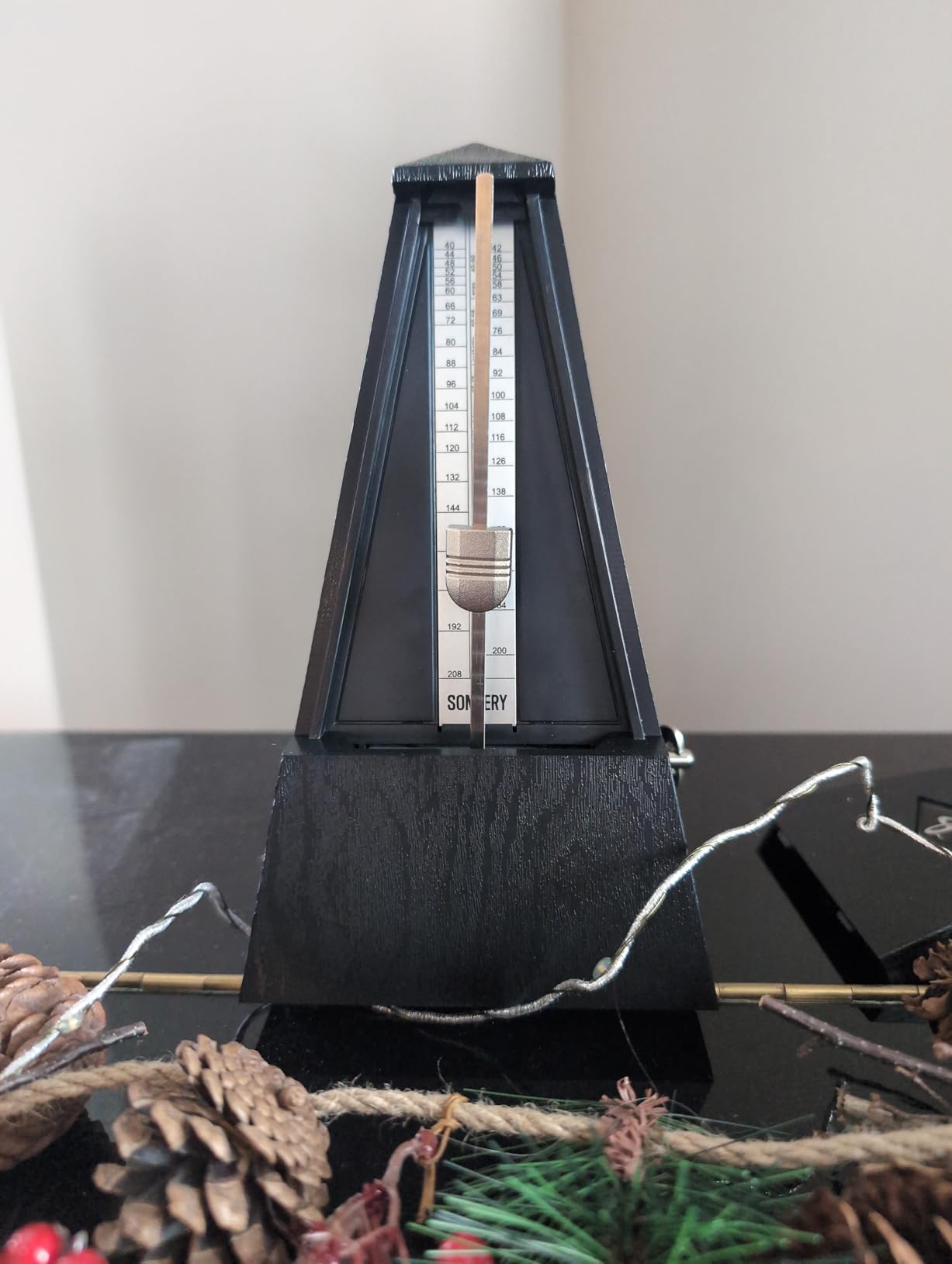 Sondery Classic Mechanical Metronome with Bell for Piano Guitar Drum Violin Saxophone All Instruments, Tempo Range 40-208bpm customer photo 2