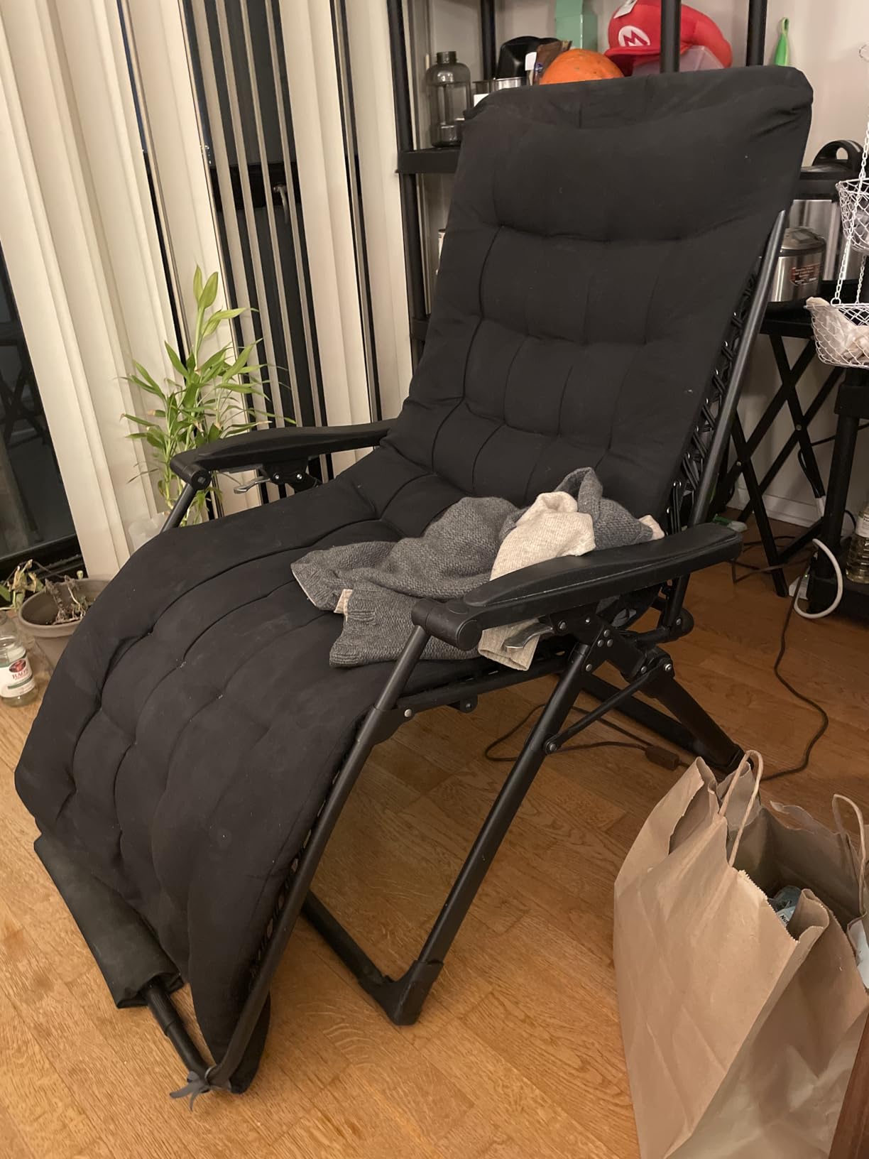 Suteck Oversized Zero Gravity Chair,33In XXL Outdoor Recliner Chair w/Removable Cushion and Headrest, Camping Lounge Chair w/Upgraded Lock and Footrest, Reclining Patio Chairs for Indoor Outdoor,500LBS customer photo 2