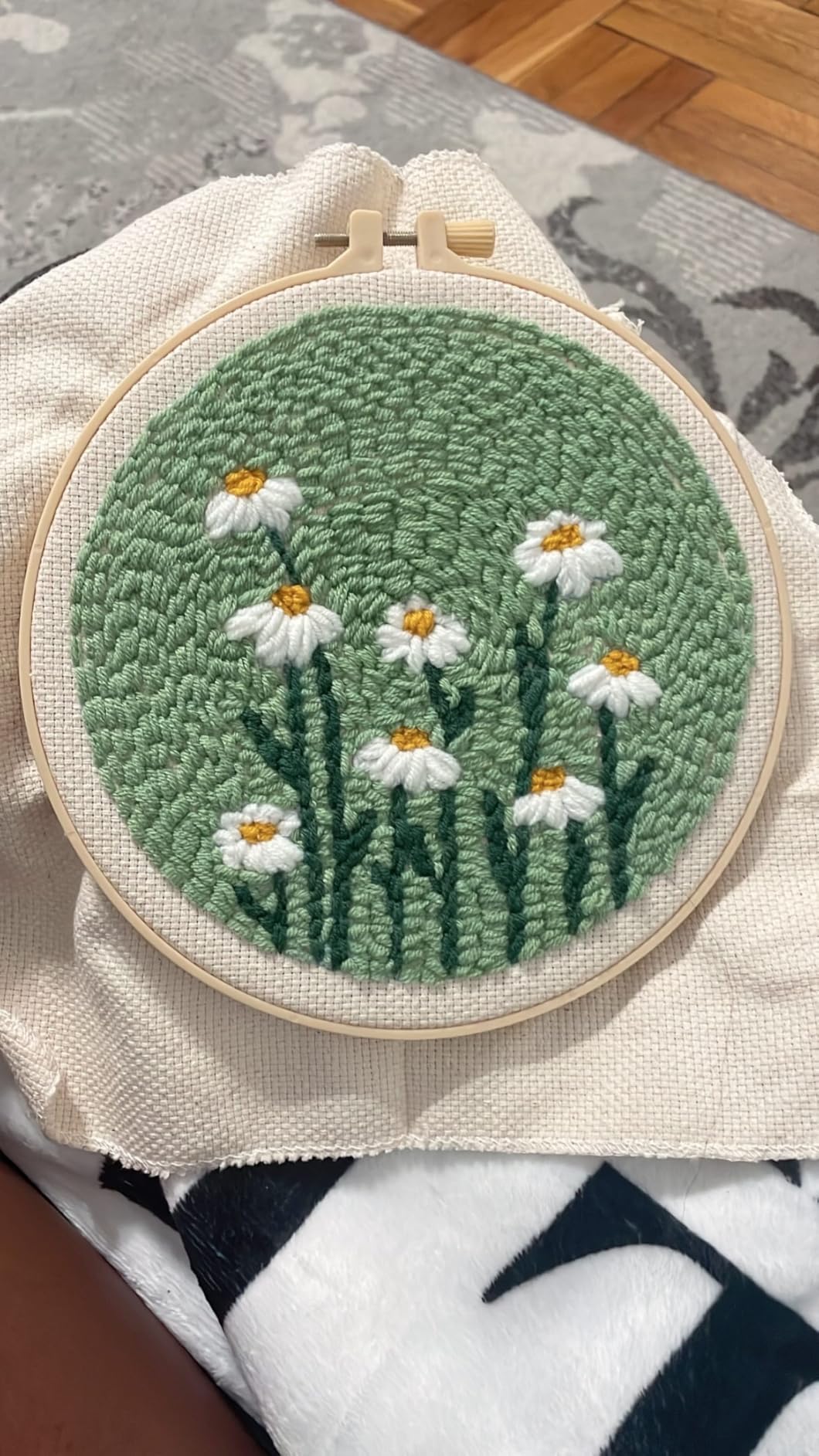 TINDTOP Punch Needle Kit, Daisy Punch Embroidery Kits for Adults Beginner, Tool with Punch Needle Fabric, Hoops, Yarns and Sewing Needles customer photo 2