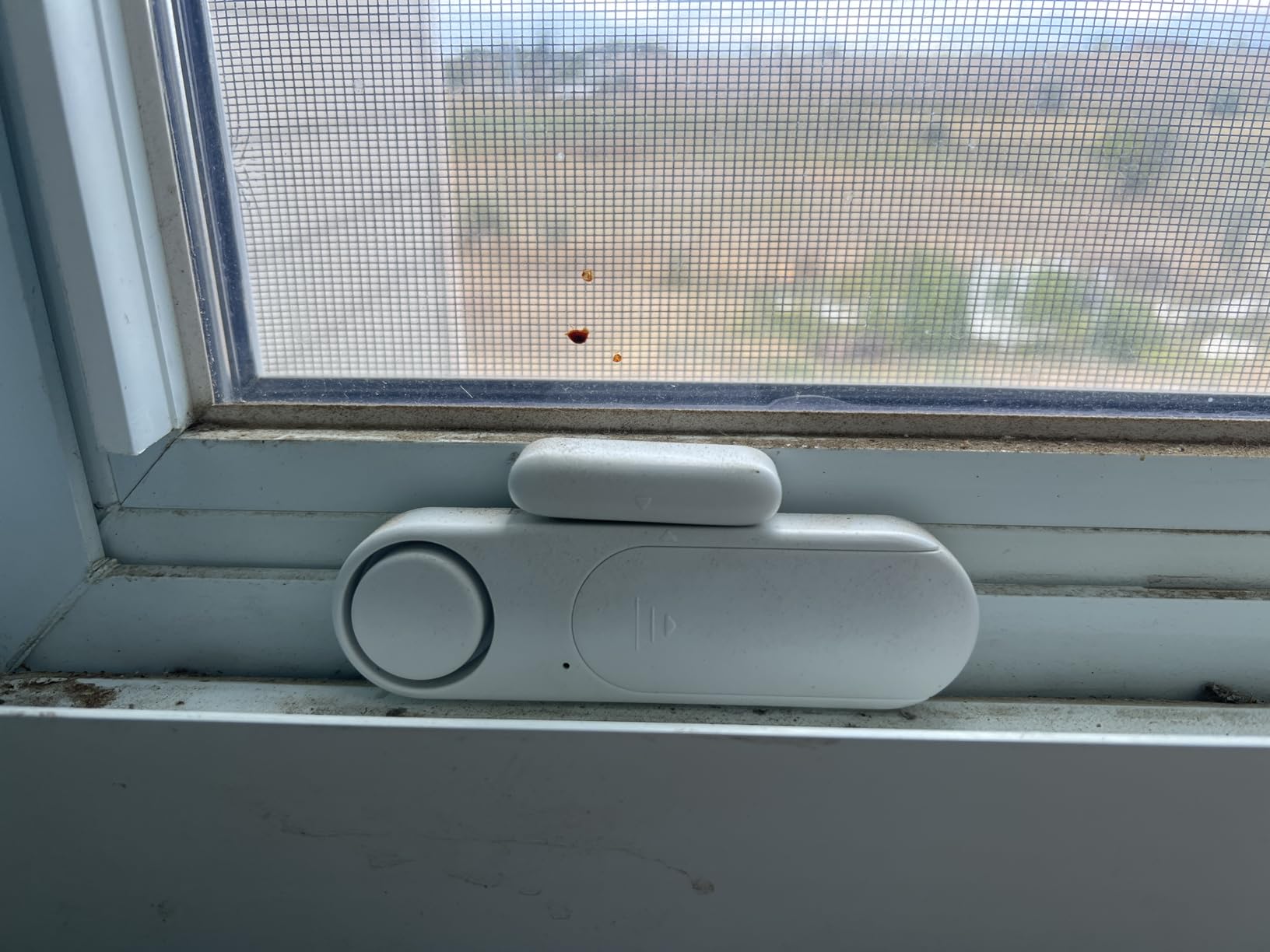 Window and Door Alarm When Opened (5 Pack) for Kids Safety/Home Security, Sliding Front Door Opening Sensor Alarms for Dementia, 120dB Burglar Alert, Ideal for Business, Garage, Apartment,House, White customer photo 1