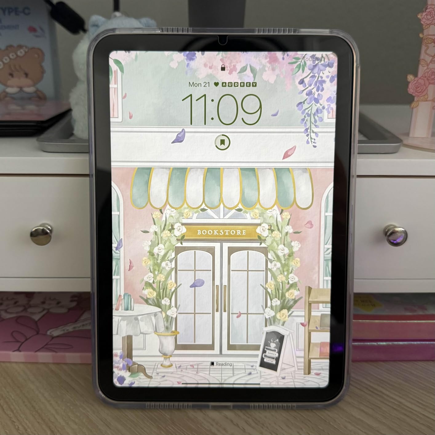 iPad mini (A17 Pro): Apple Intelligence, 8.3-inch Liquid Retina Display, 128GB, Wi-Fi 6E, 12MP Front/12MP Back Camera, Touch ID, All-Day Battery Life - Blue customer photo 2