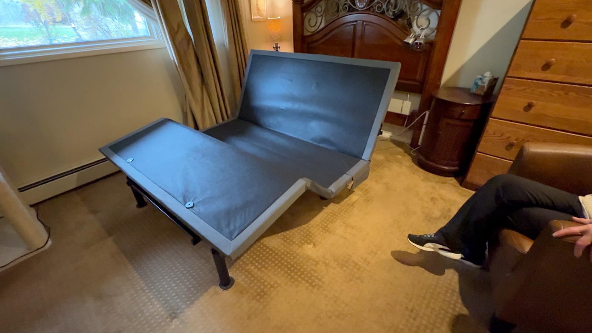 Amada Queen Adjustable Bed Frame with Massage, Head & Foot Incline, Wireless Remote, 4 Built-in USB Ports, LED Night Light, 4 Height-Adjustable Legs, Electric Bed Base, 01B-Q1 customer photo 2