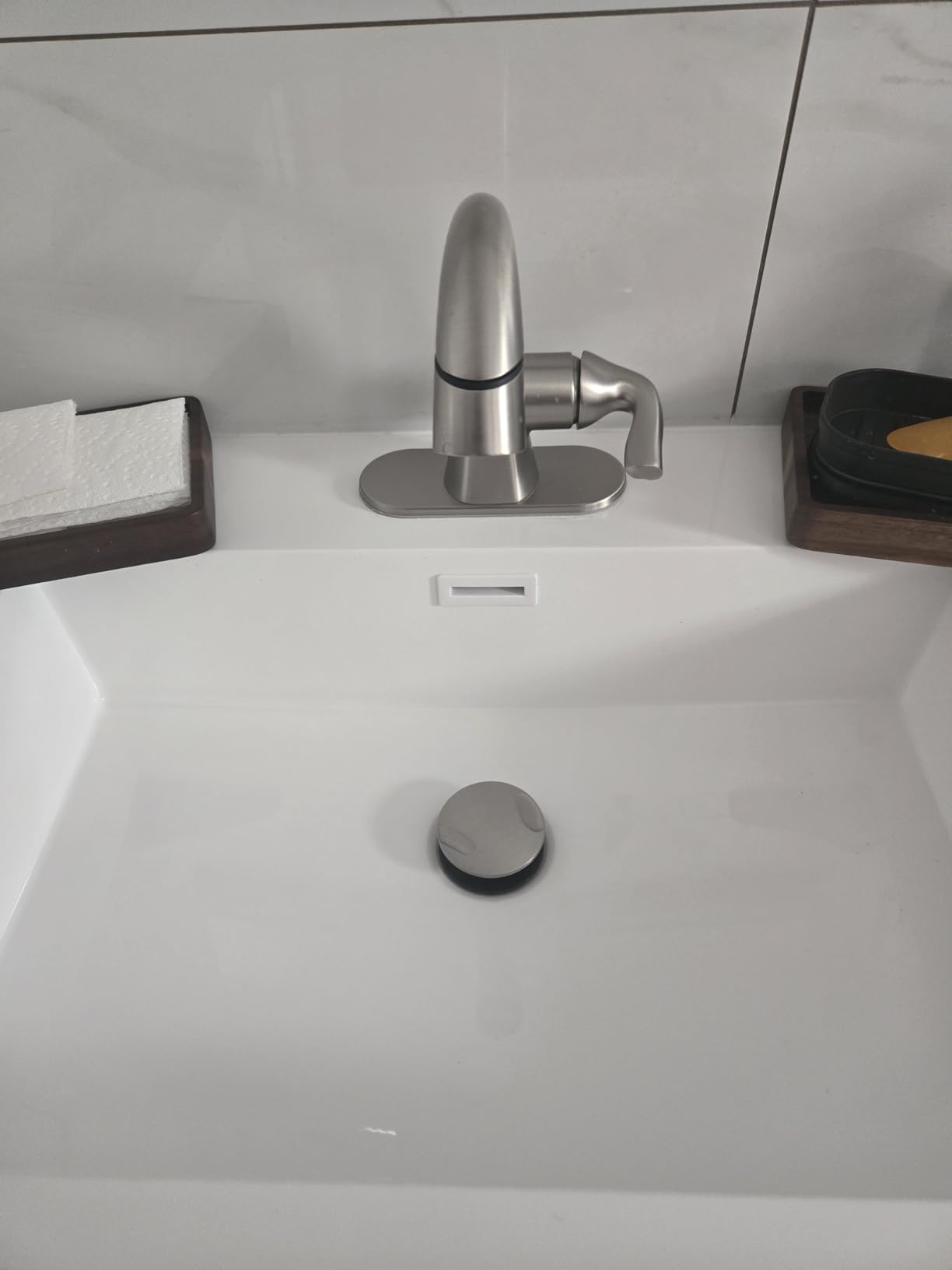 Delta Arvo 1 Hole Pull Down Bathroom Faucet with Sprayer, Brushed Nickel Single Hole Bathroom Sink Faucet with Pull Out Sprayer for Vanity, Push-Pop Drain, SpotShield Stainless 15840LF-SPPD customer photo 1