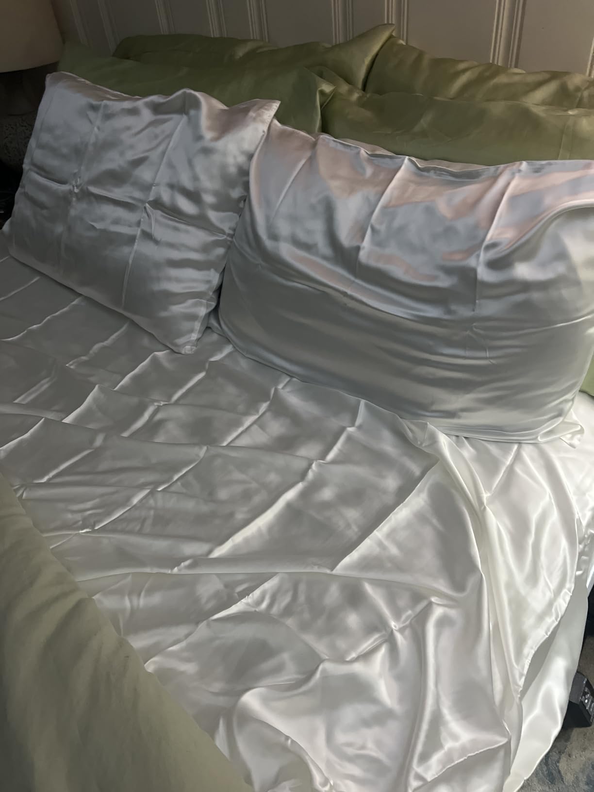 PROMEED 100% Mulberry Silk Sheet Set King Size 23 Momme, Pure Grade 6A+ Silk Bed Sheets 4pcs Set with Flat Sheet, Fitted Sheet and Pillowcases, Machine Washable (Light Grey, King) customer photo 1