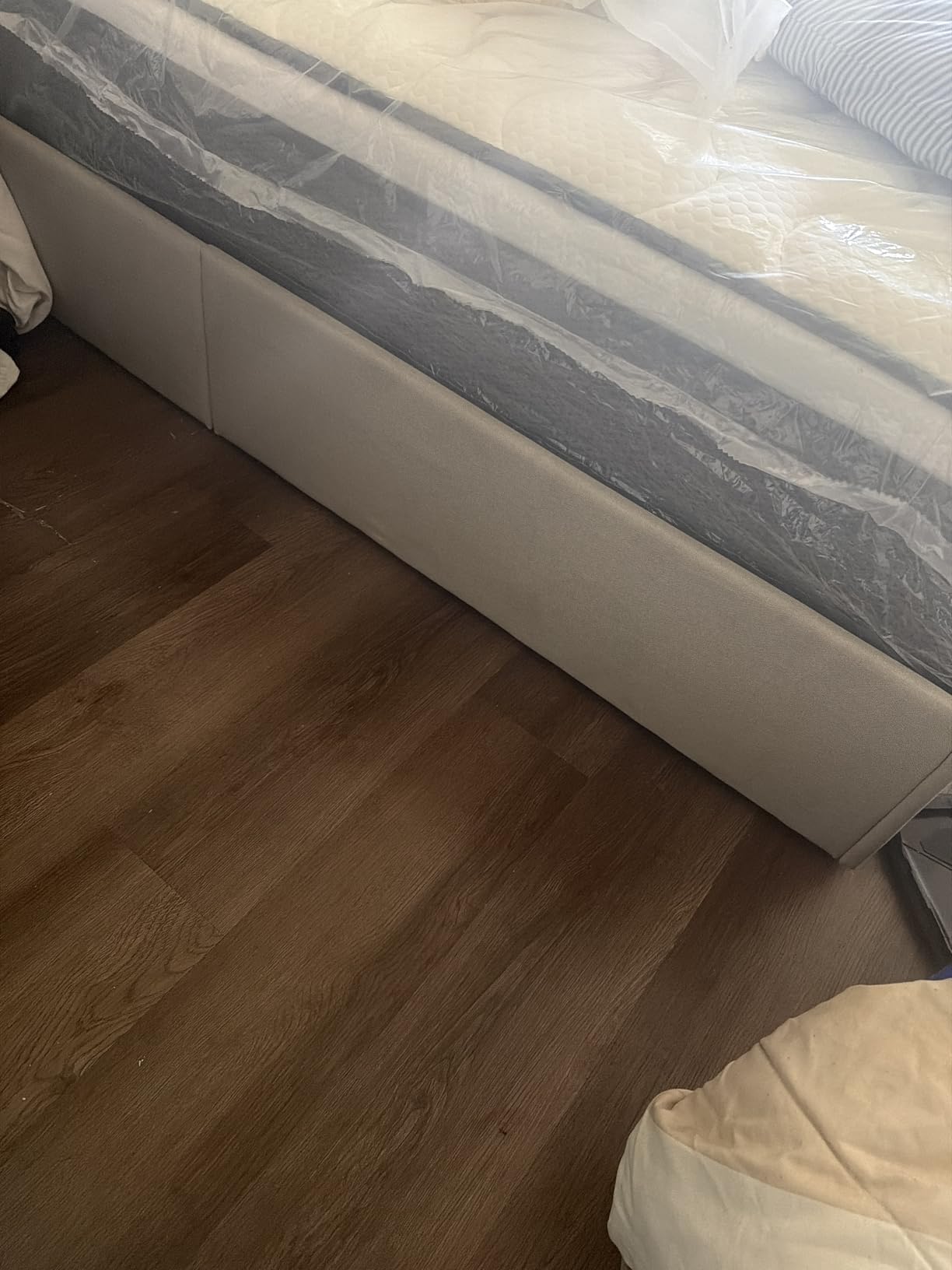 AMERLIFE Lift Up Storage Bed King Size Linen Upholstered Platform Bed Frame, Hydraulic Storage, Modern Wingback Headboard, No Box Spring Needed, Khaki customer photo 2