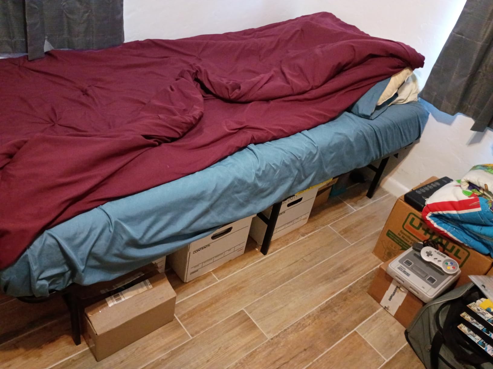 Amazon Basics - Metal Bed Frame, Non-Foldable Platform Bed, Easy Assembly, Full, 54W x 75L in, Black customer photo 1