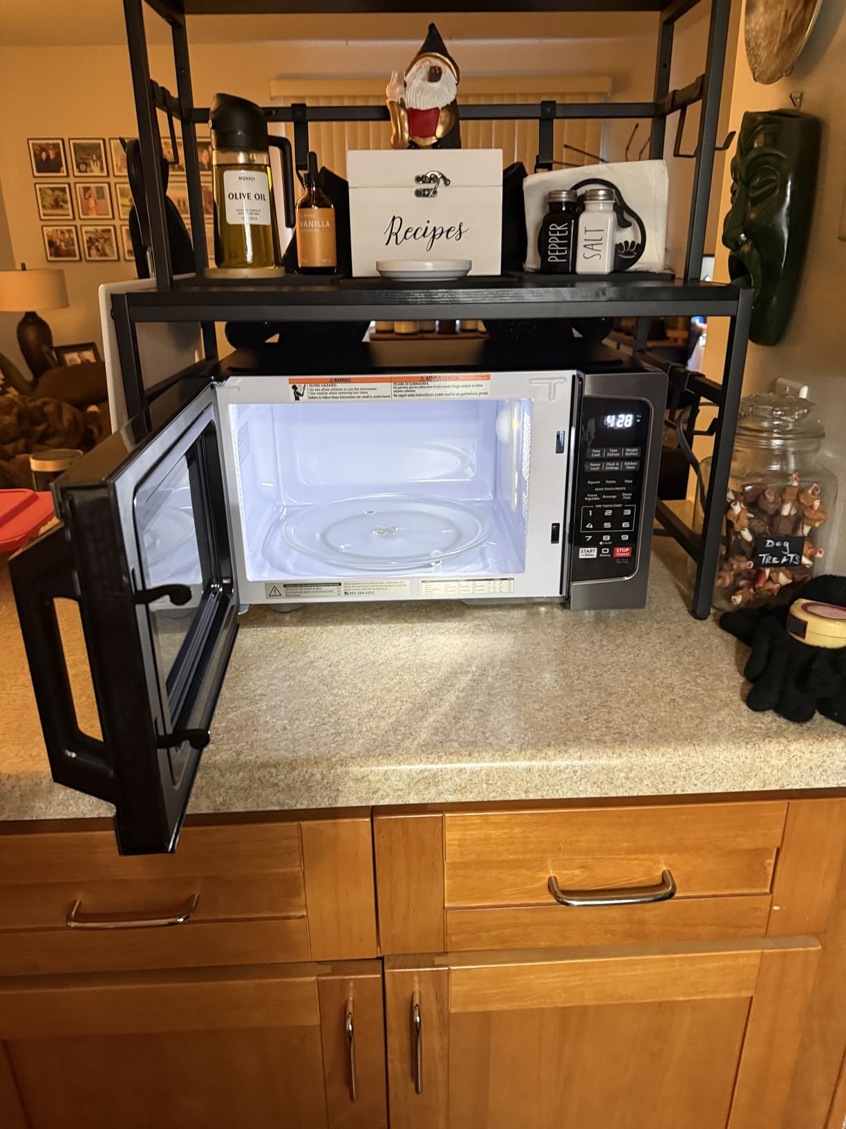 TOSHIBA ML-EM09PA(BS) Small Microwave Oven with 6 Auto Menus, Mute Function, LED Lighting Countertop Microwave Perfect for Kitchen, 0.9 Cu Ft, 10.6 Inch Removable Turntable, 900W Black Stainless Steel customer photo 1