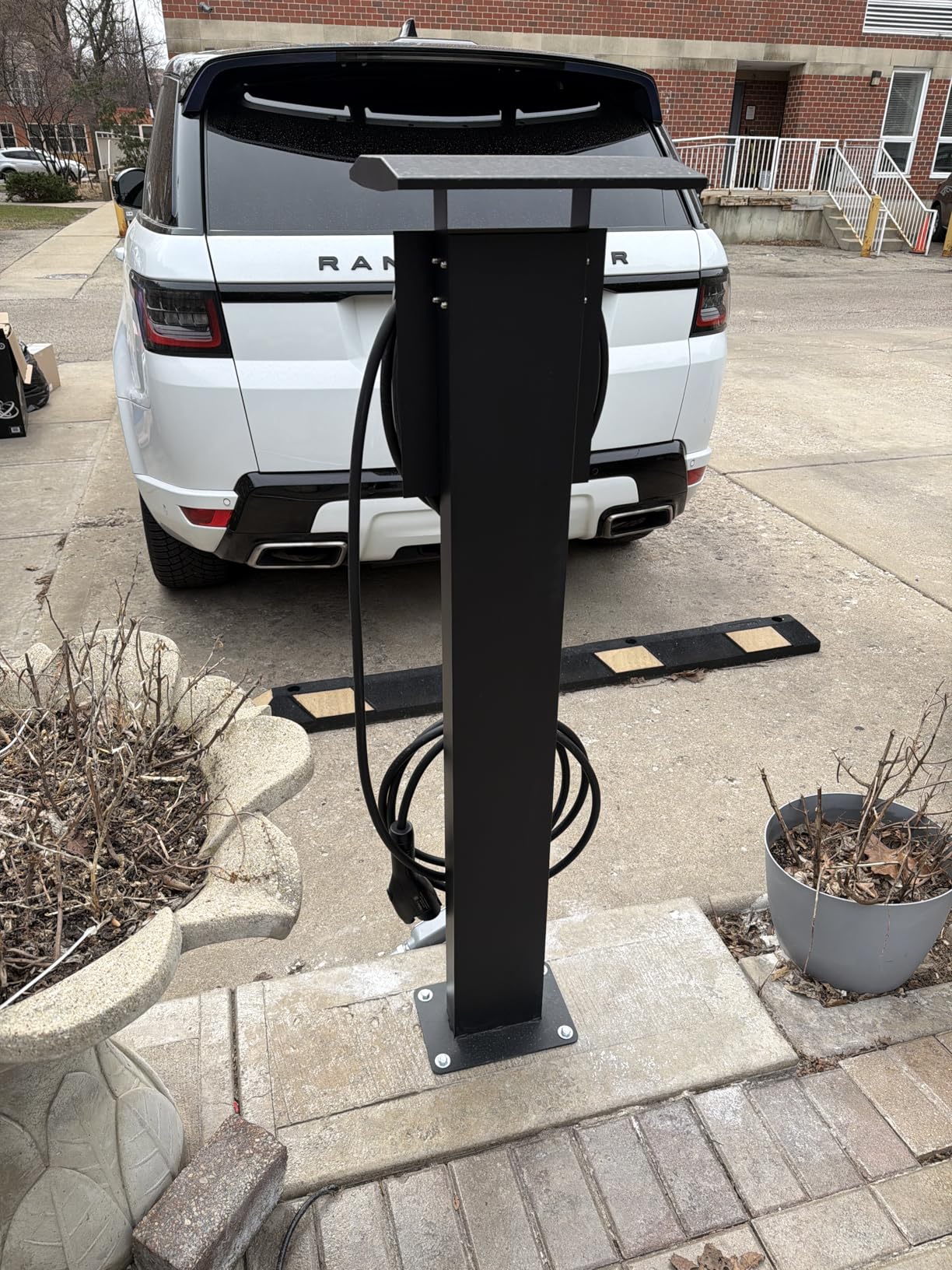 EV Charger Pedestal, Outdoor Electric Vehicle Charger Stand, Freestanding Charging Station Stand Accessory, Corrosion Resistant, Galvanized Steel, for All Level 2 Chargers, Black customer photo 1