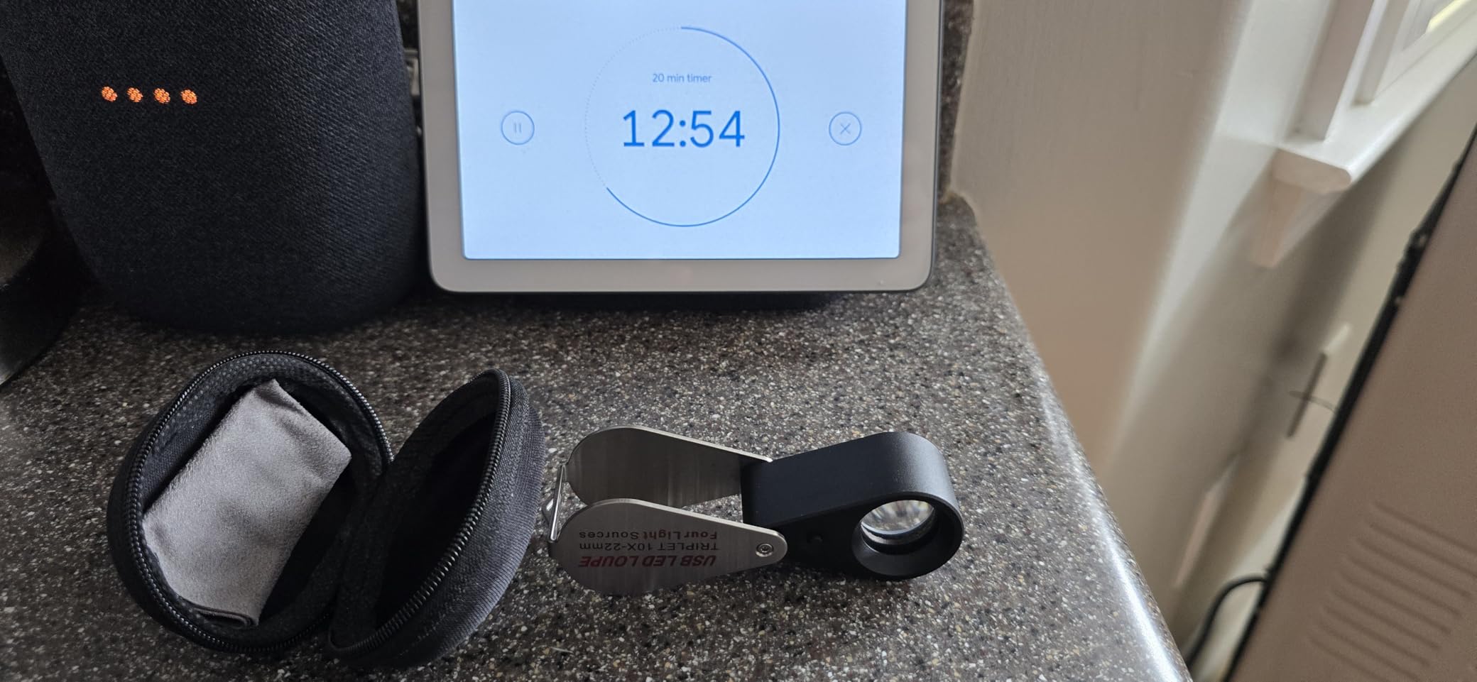 10X Rechargeable Jewelers Loupe with UV & LED Lights, Four Light Modes, Illuminated 22mm Eye Loop Magnifier customer photo 2