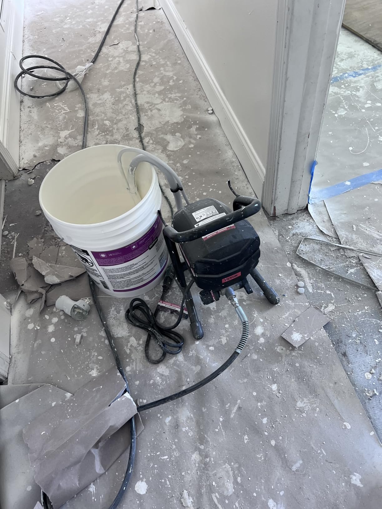 VEVOR Stand Airless Paint Sprayer, 650W High Efficiency Airless Sprayer, 3000PSI Electric Paint Sprayer Machine customer photo 2