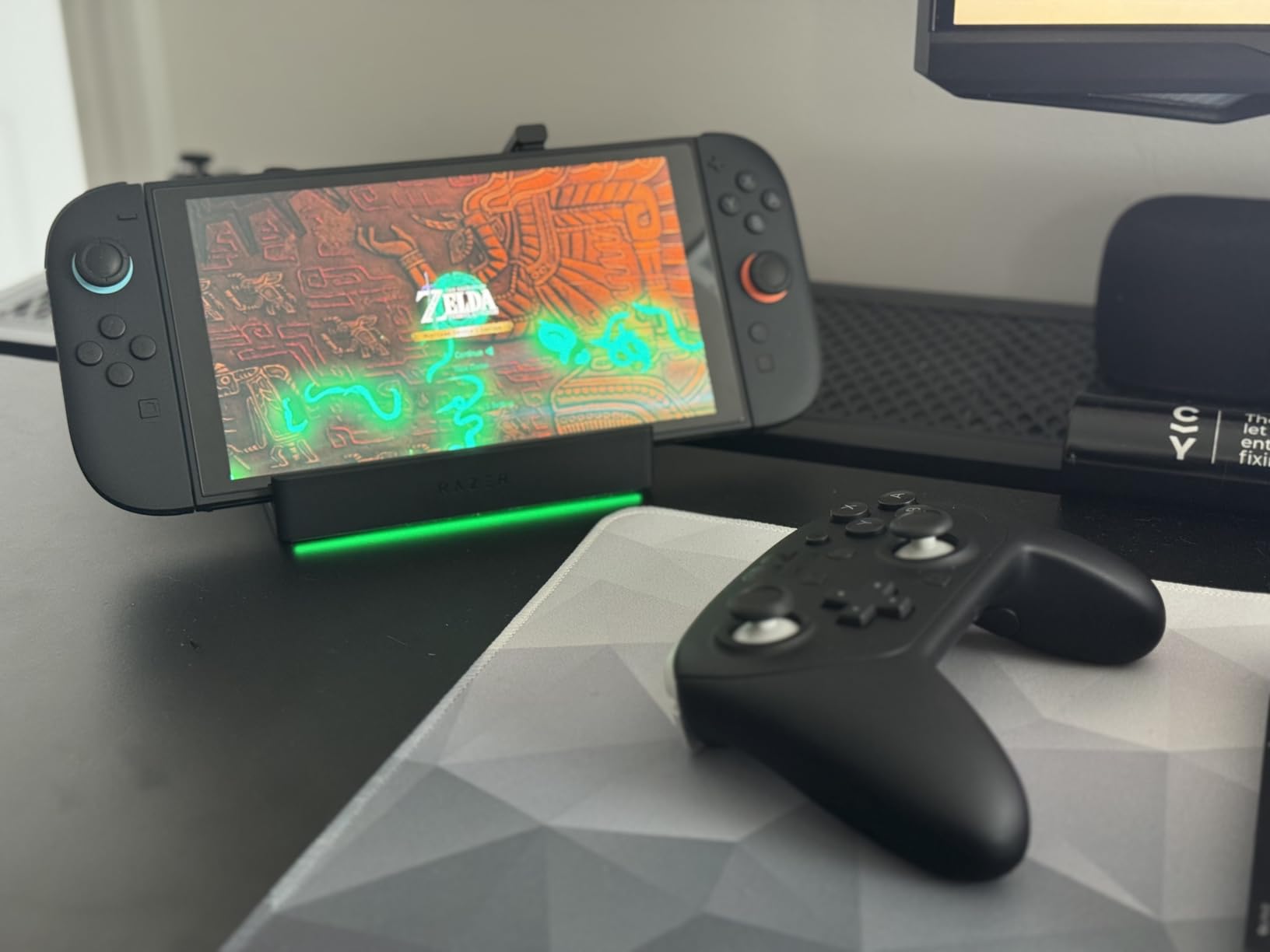 Razer Handheld Dock Chroma: Charging Hub & Expand Connectivity for Mobile Gaming & Tablets - iPhone 16, Steam Deck, ROG Ally, Switch & More customer photo 1