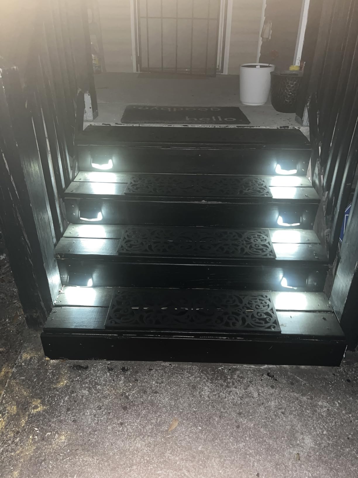 Aootek New Solar Motion Sensor Lights 120 LEDs with Lights Reflector, 270° Wide Angle, IP65 Waterproof, Step Lights for Front Door, Yard, Garage, Deck (6-Pack) customer photo 2