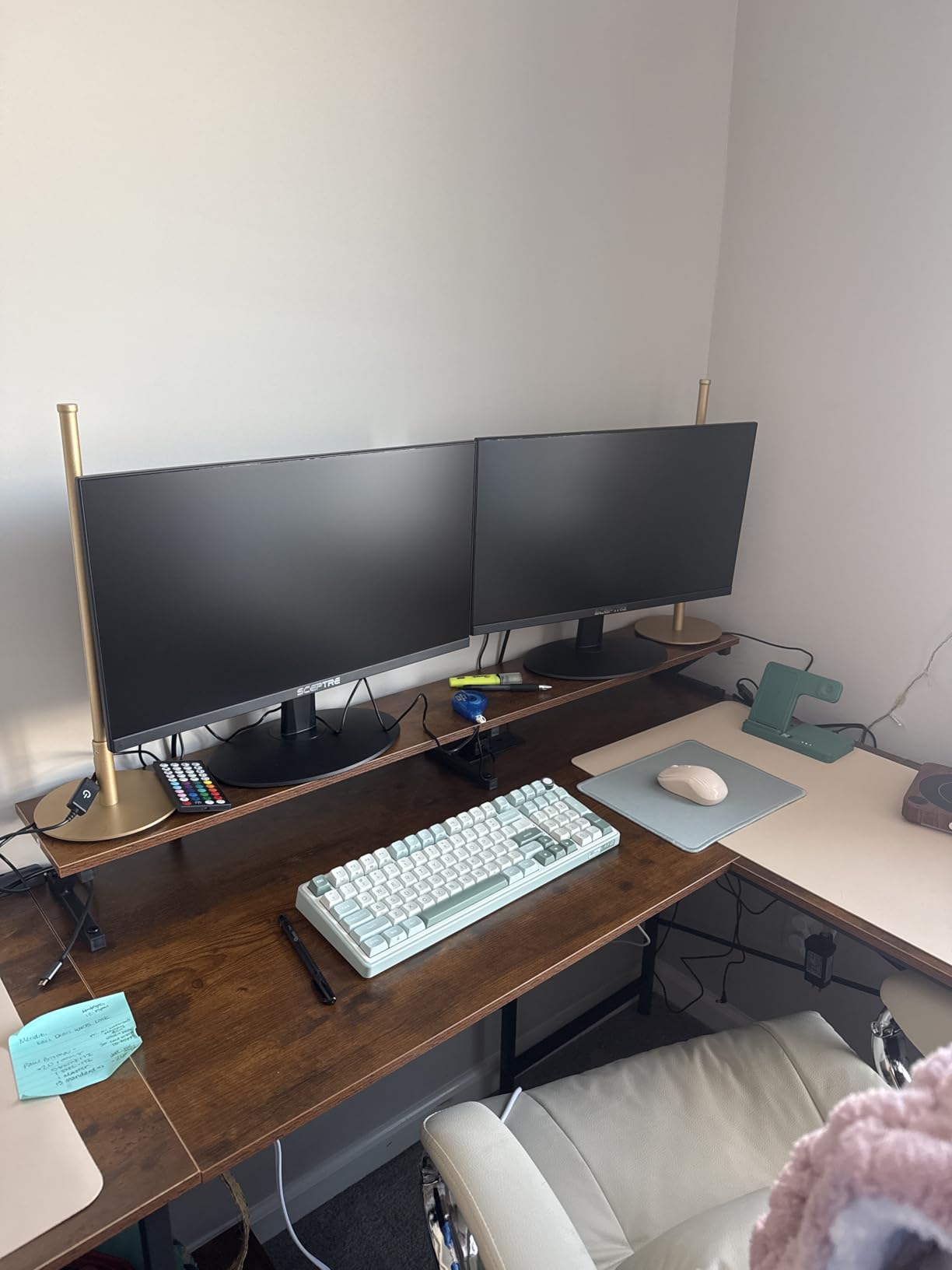 Kado Triple Monitor Setup 22in x3 customer photo 2