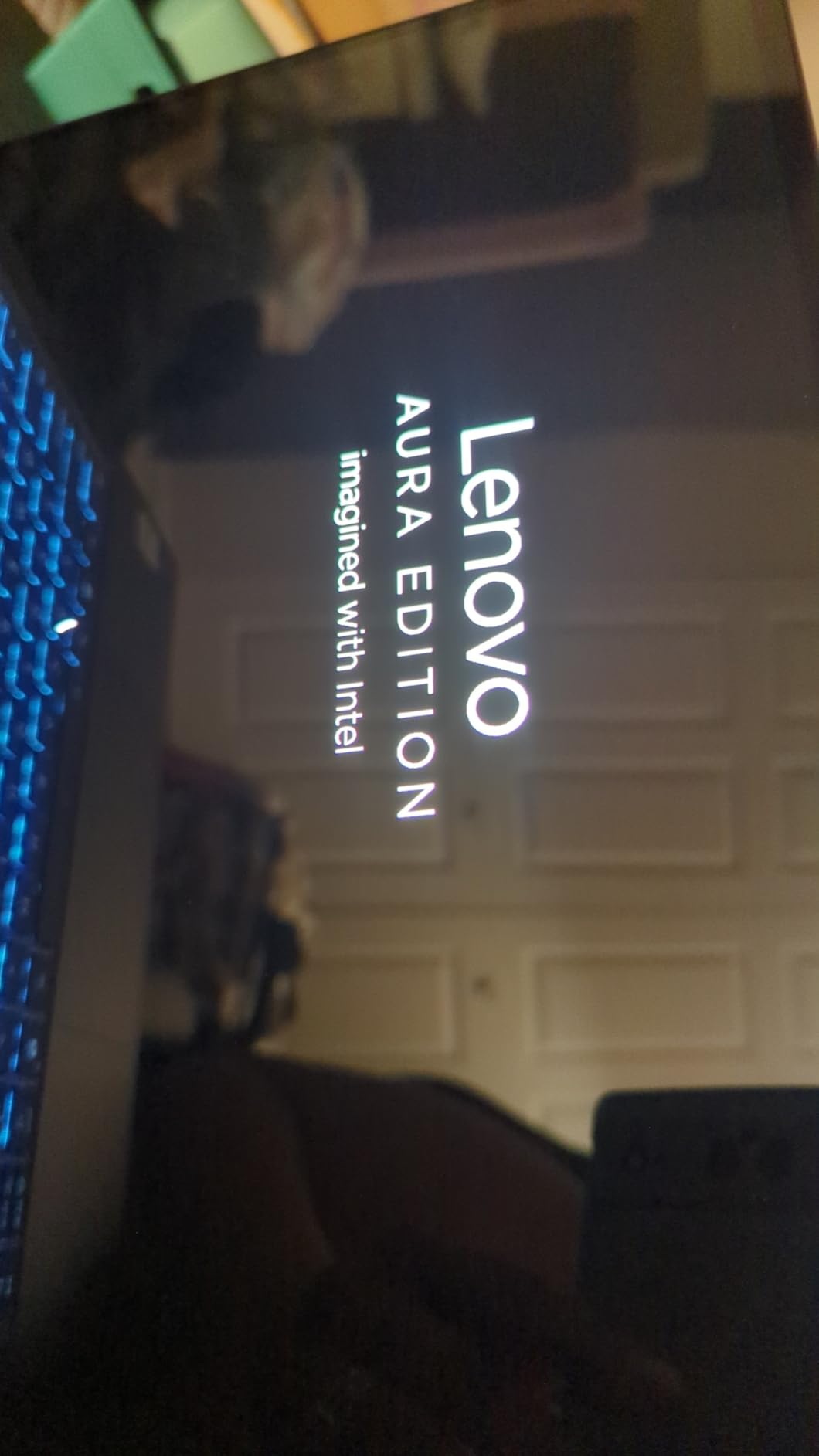 Lenovo Slim 7i Aura Edition, Core Ultra 7 Processor 256V, 14 inch WUXGA OLED, 16GB 1TB customer photo 1