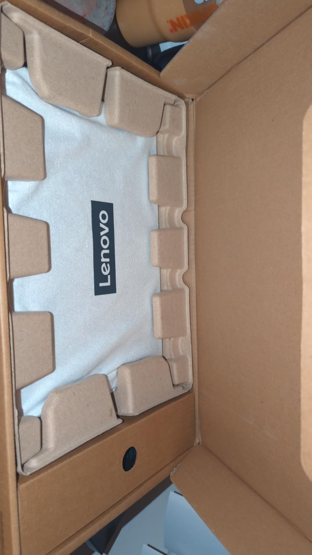 Lenovo Slim 7i Aura Edition, Core Ultra 7 Processor 256V, 14 inch WUXGA OLED, 16GB 1TB customer photo 2