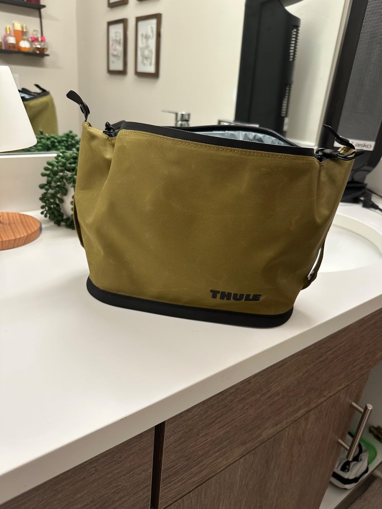 Peak Design Aion Toiletry Bag - Water-resistant bag for toiletries, makeup & shaving essentials with Removable liquids bag included customer photo 2